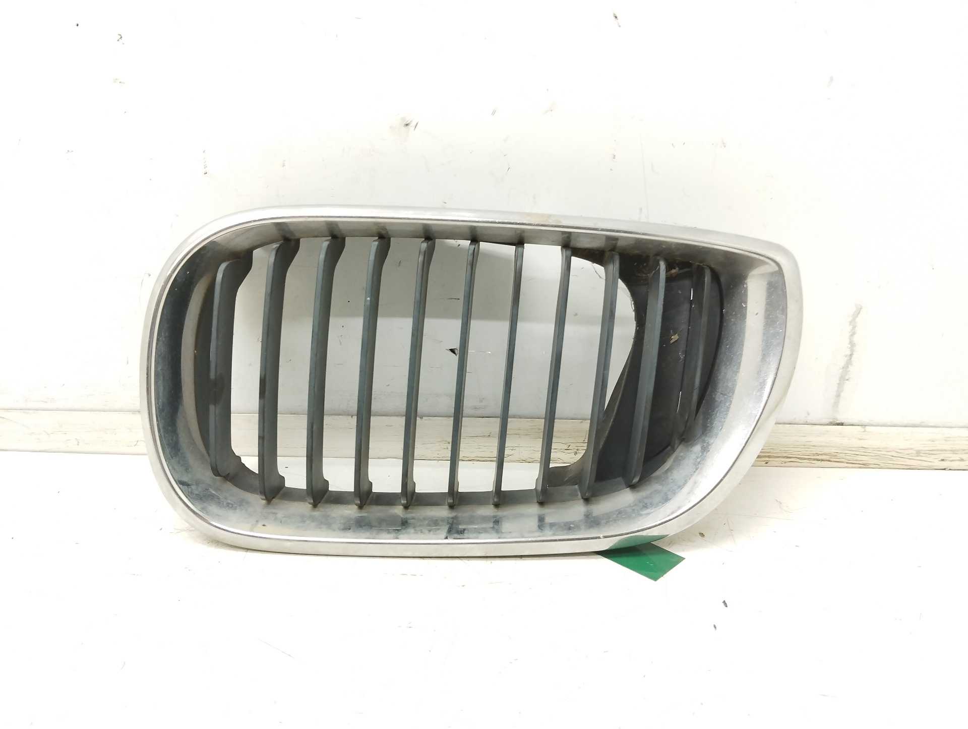Recambio de rejilla delantera para bmw serie 3 touring (e46) 320d referencia OEM IAM 70305490 51138208487 