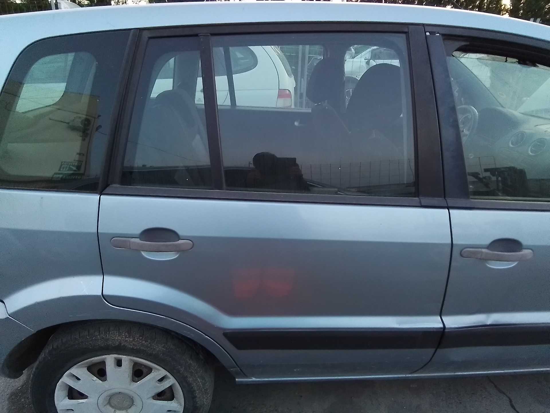 Recambio de puerta trasera derecha para ford fusion (cbk) ambiente referencia OEM IAM   