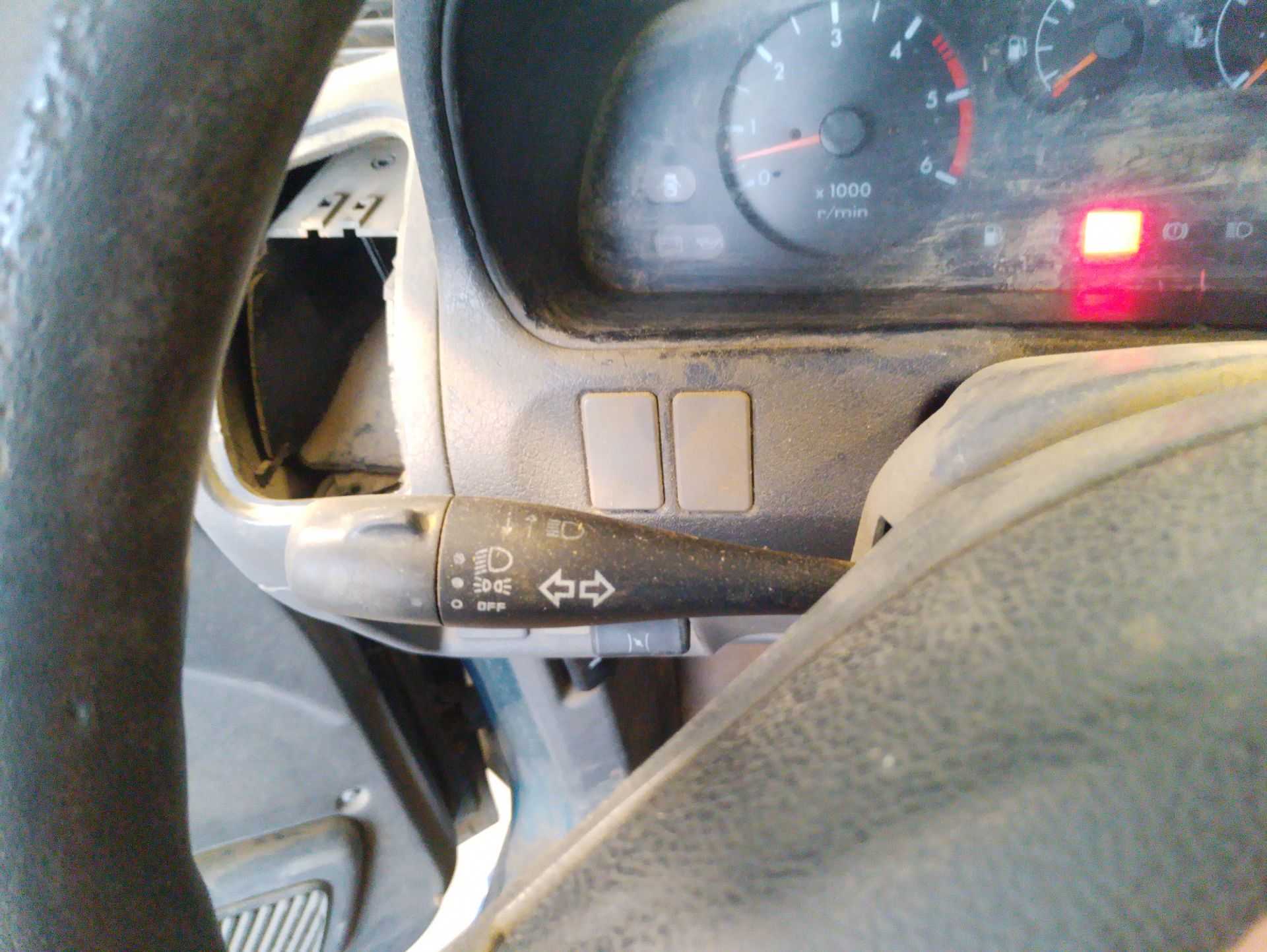 Recambio de mando intermitentes para nissan terrano ii (r20) 2.7 td 4wd referencia OEM IAM   