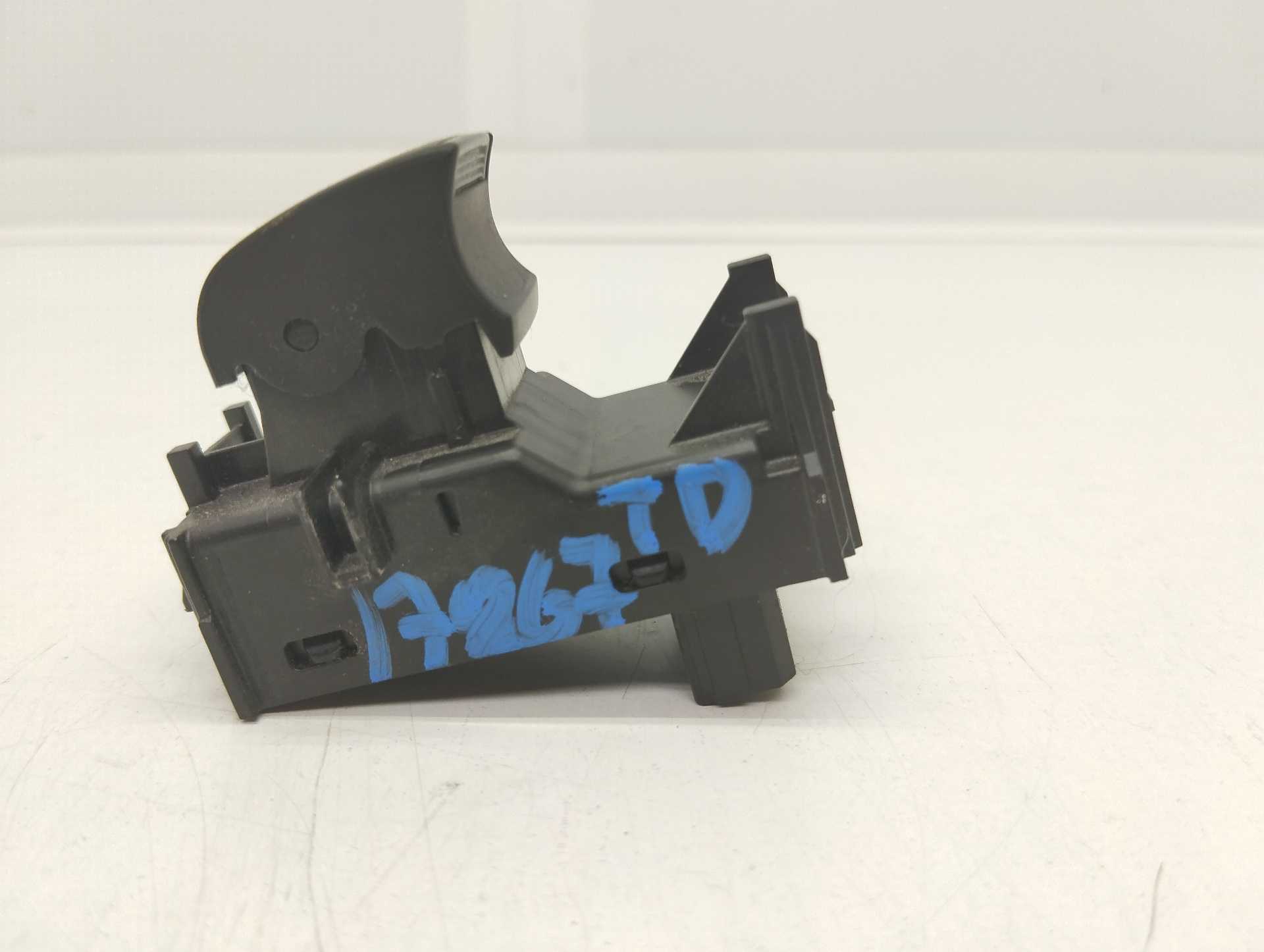 Recambio de mando elevalunas trasero derecho para toyota c-hr hybrid active referencia OEM IAM 193170  
