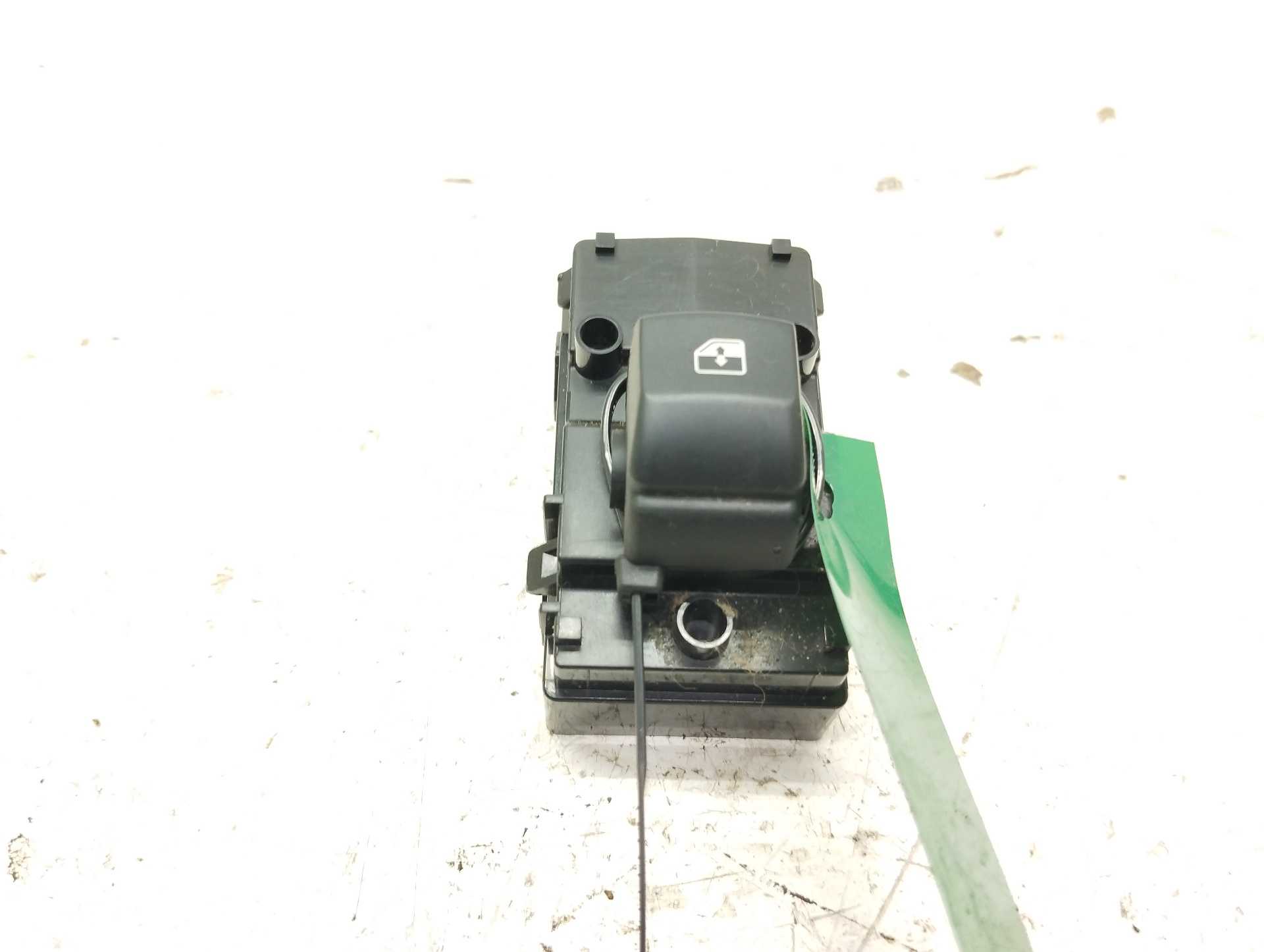 Recambio de mando elevalunas trasero izquierdo para kia xceed drive referencia OEM IAM 93580J7050  