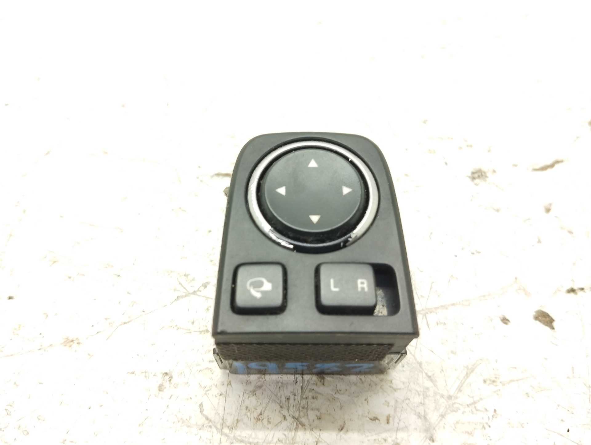 Recambio de mando retrovisor para kia xceed drive referencia OEM IAM 93530J7000  