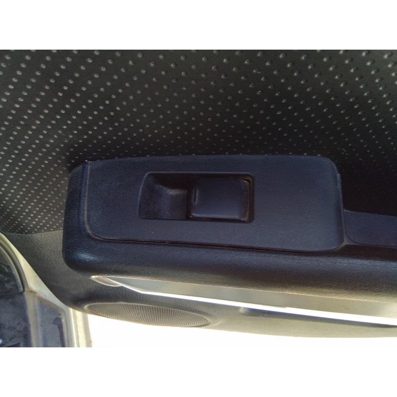 Recambio de mando elevalunas trasero derecho para nissan x-trail (t30) referencia OEM IAM   