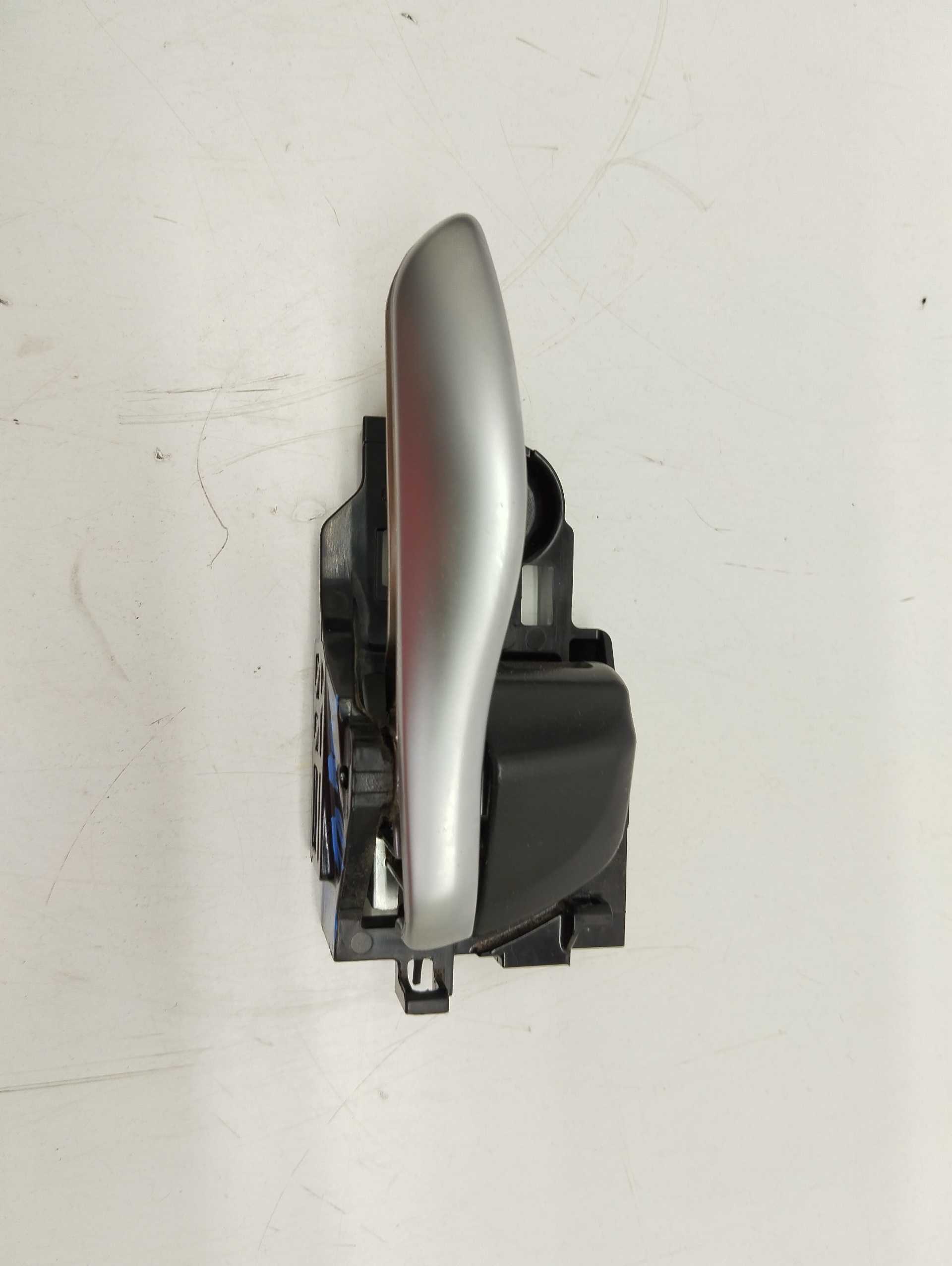 Recambio de maneta interior trasera derecha para toyota c-hr hybrid active referencia OEM IAM 692734010  