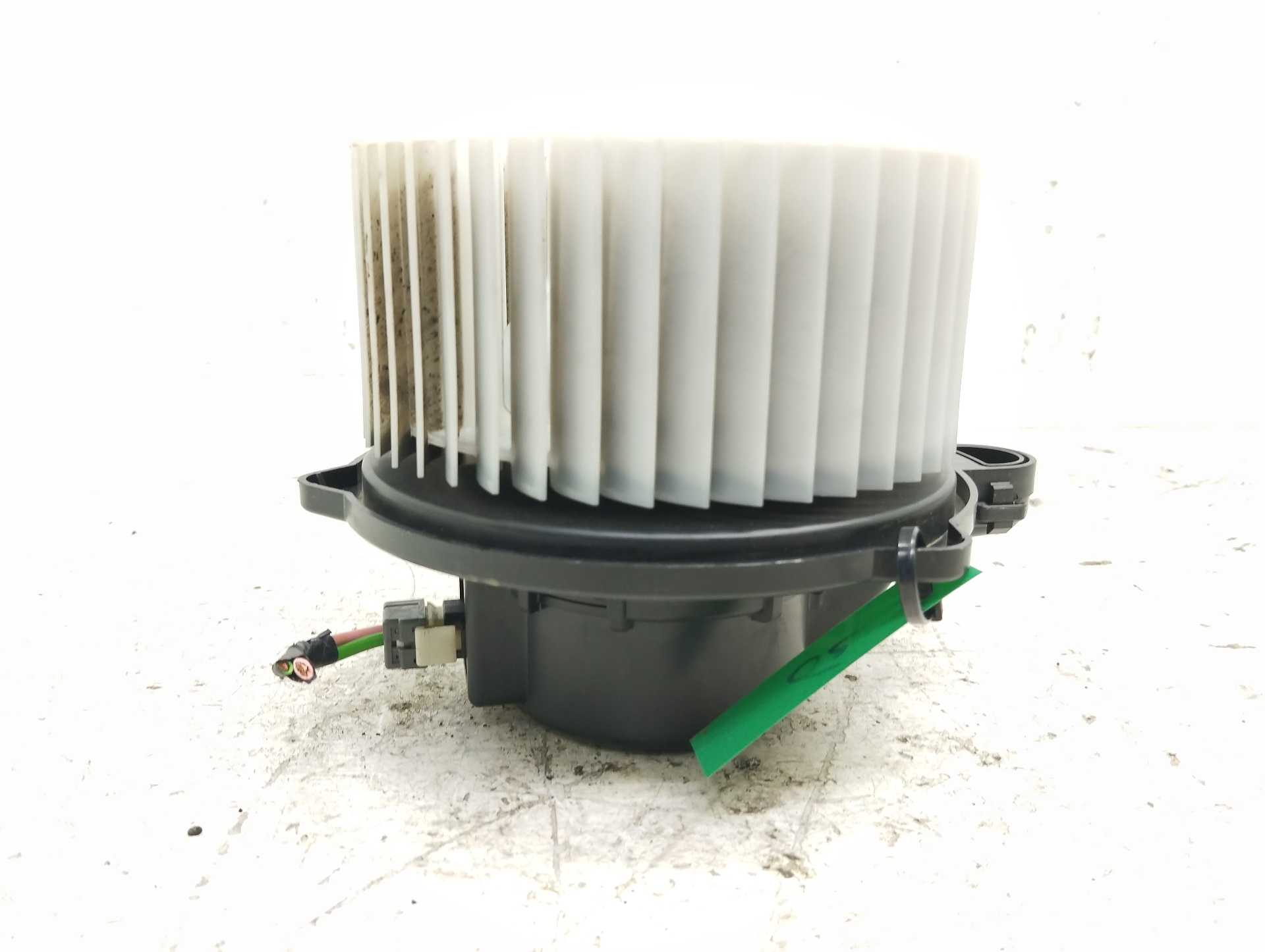 Recambio de motor calefaccion para kia xceed drive referencia OEM IAM EB1D1NXJAA  