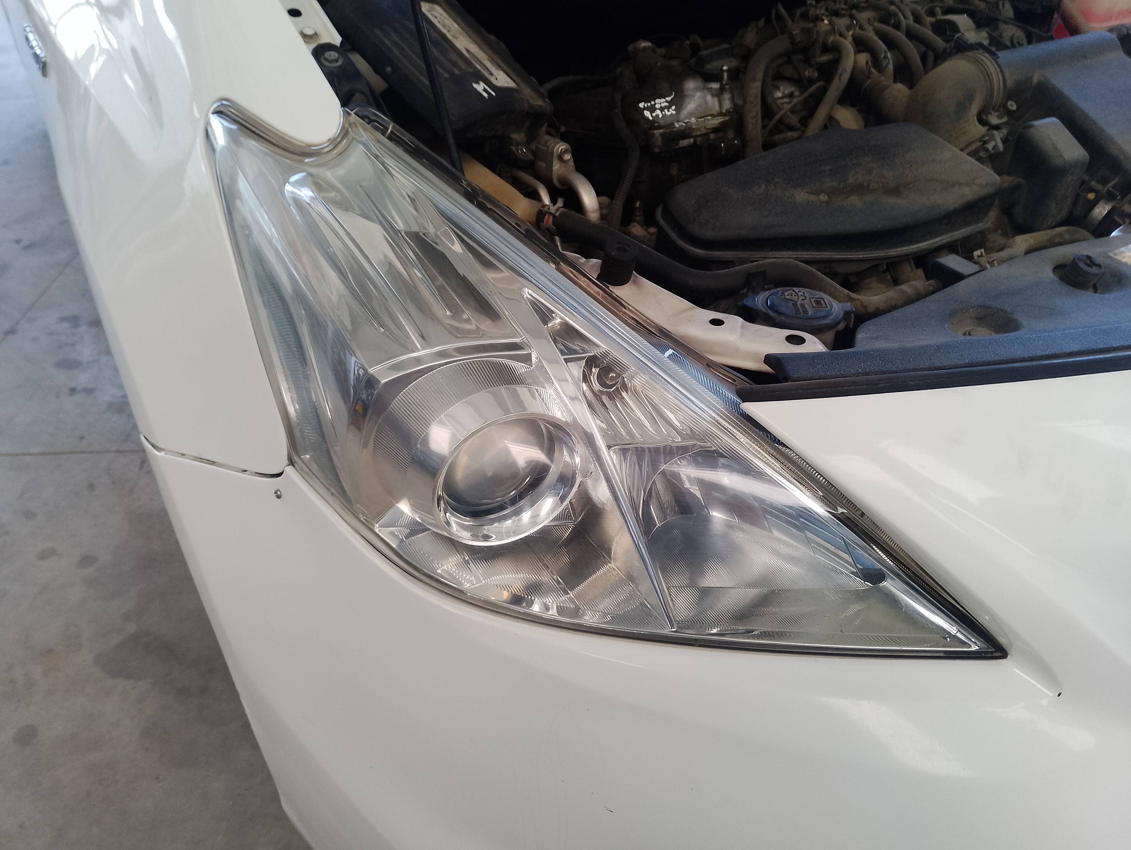 Recambio de faro derecho para toyota prius+ basis referencia OEM IAM   