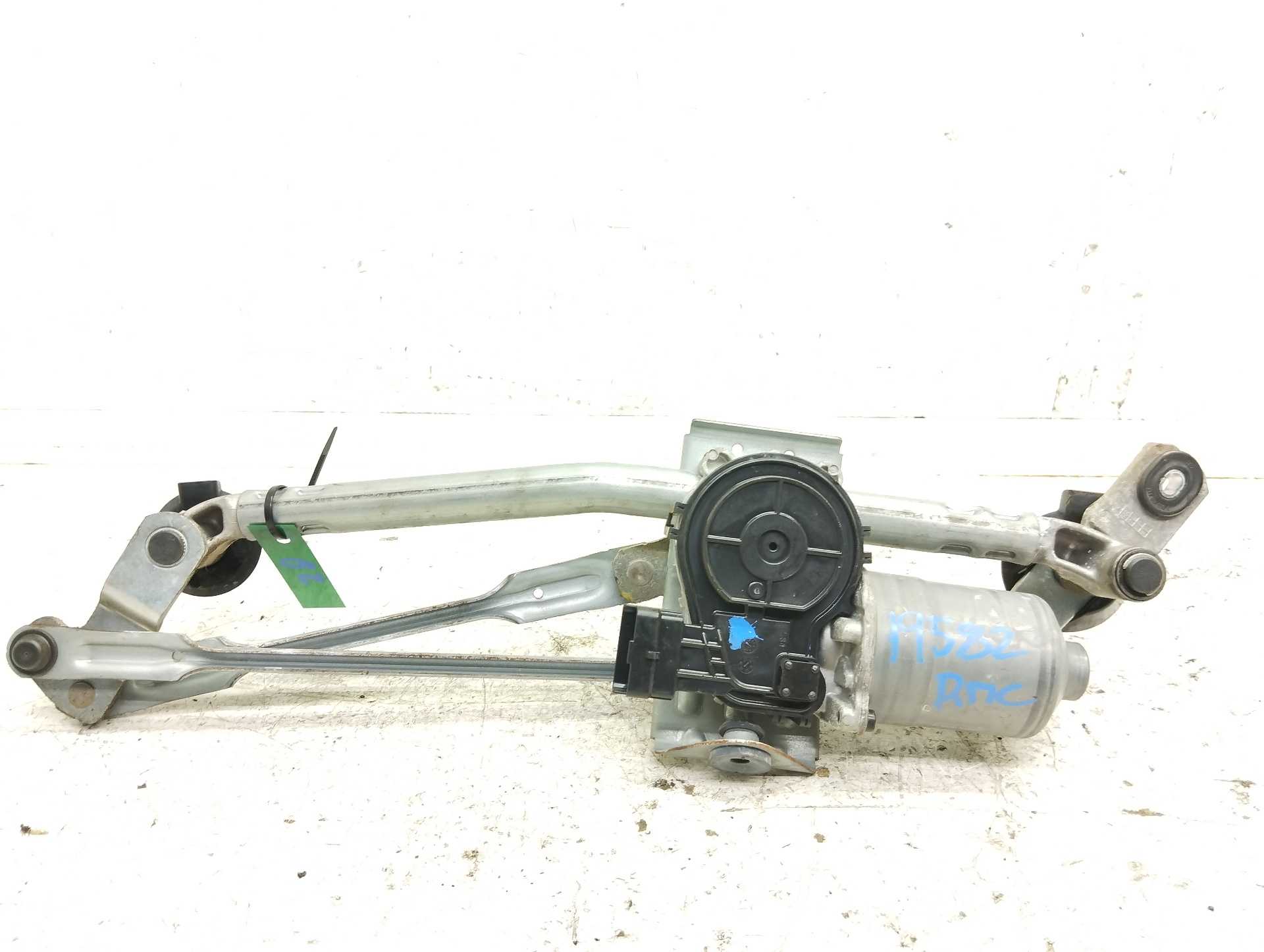 Recambio de motor limpia delantero para kia xceed drive referencia OEM IAM   