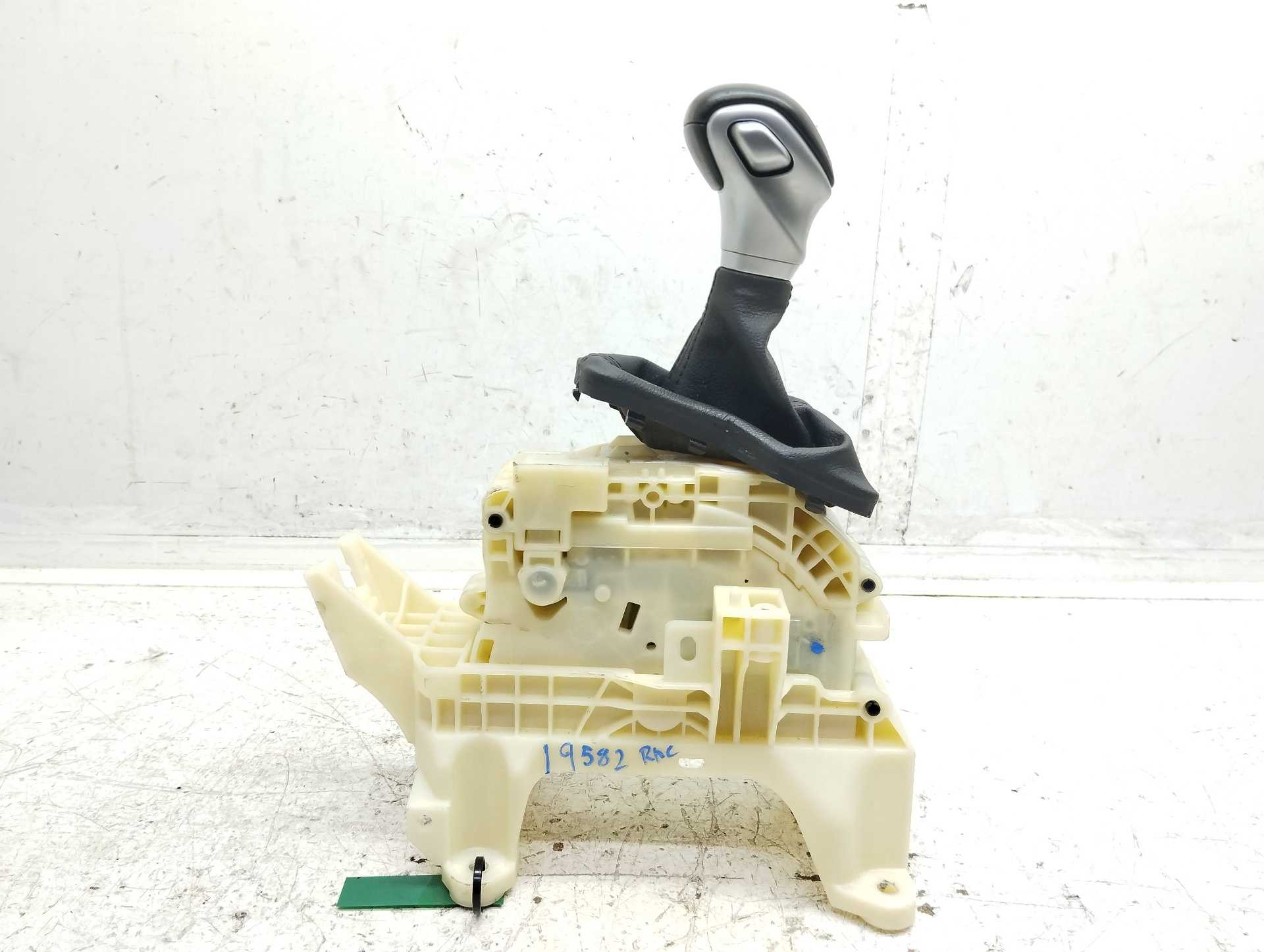 Recambio de palanca cambio para kia xceed drive referencia OEM IAM 46700M6210KB  