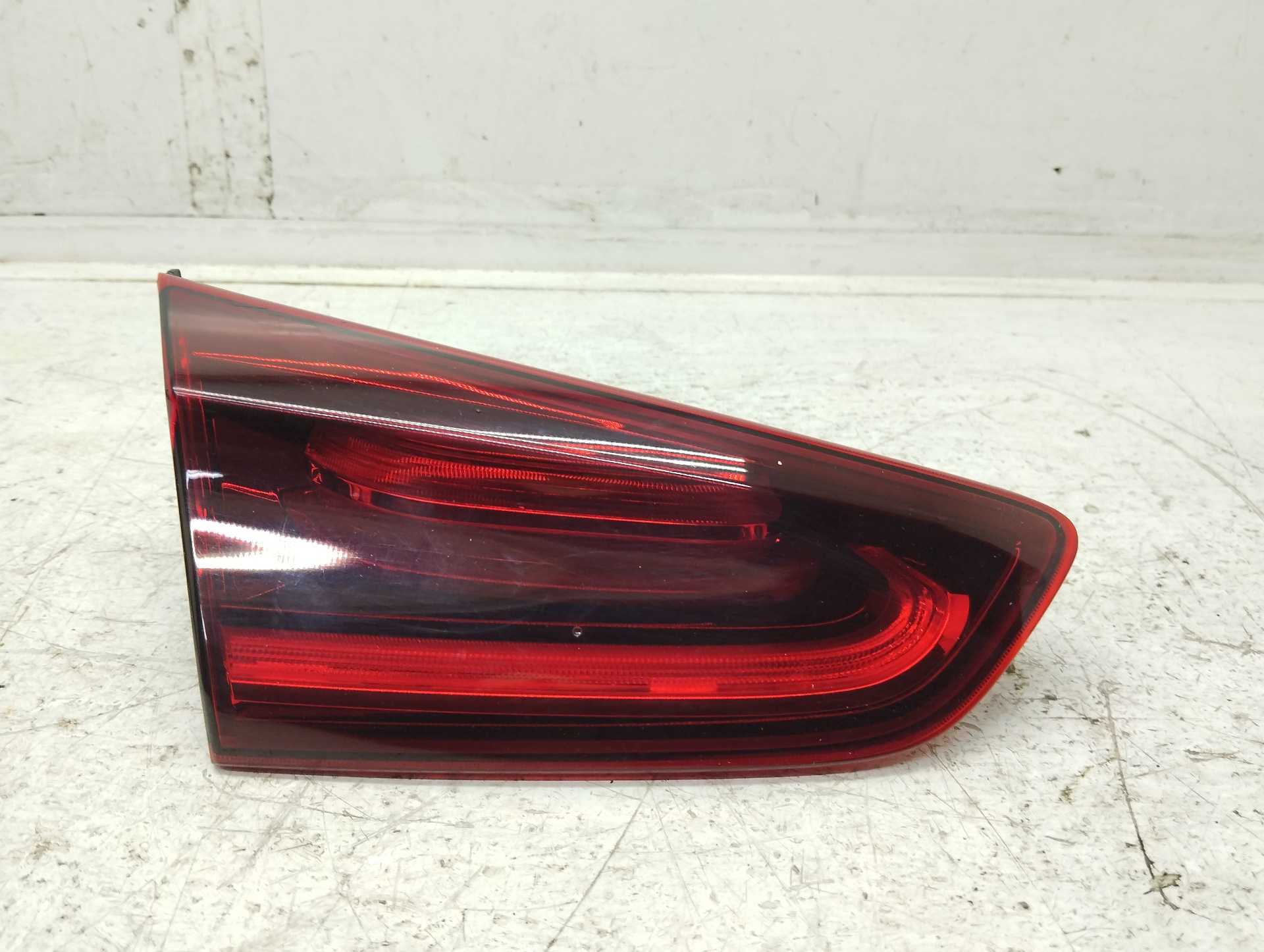 Recambio de piloto porton trasero izquierdo para kia xceed drive referencia OEM IAM 92403J7300  