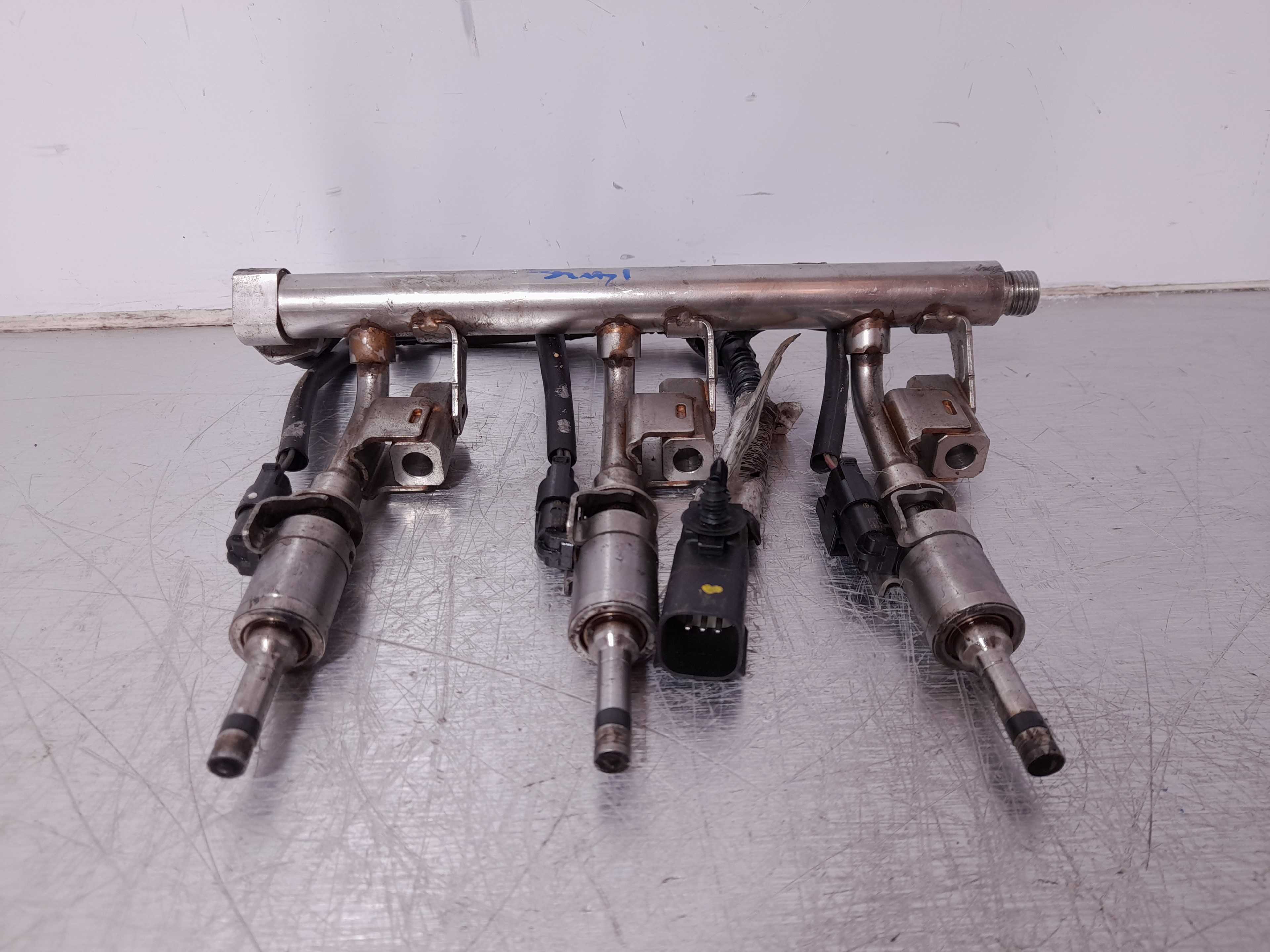 Recambio de inyector para ford c-max 1.0 ecoboost cat referencia OEM IAM CM5G9H487HB  