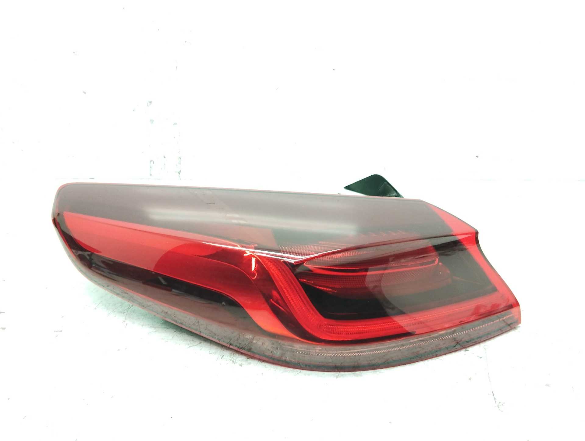 Recambio de piloto trasero izquierdo para kia xceed drive referencia OEM IAM 92401J7300  