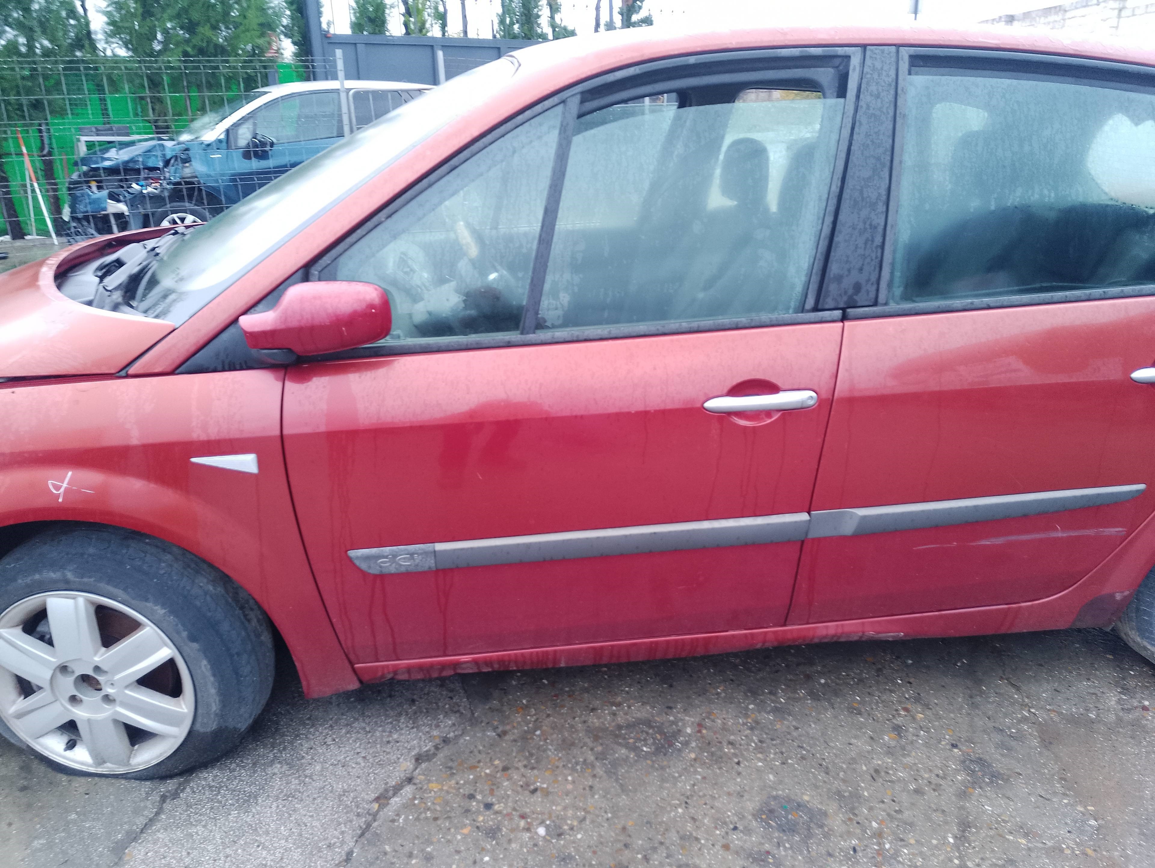 Recambio de puerta delantera izquierda para renault scenic ii 1.5 dci diesel referencia OEM IAM   