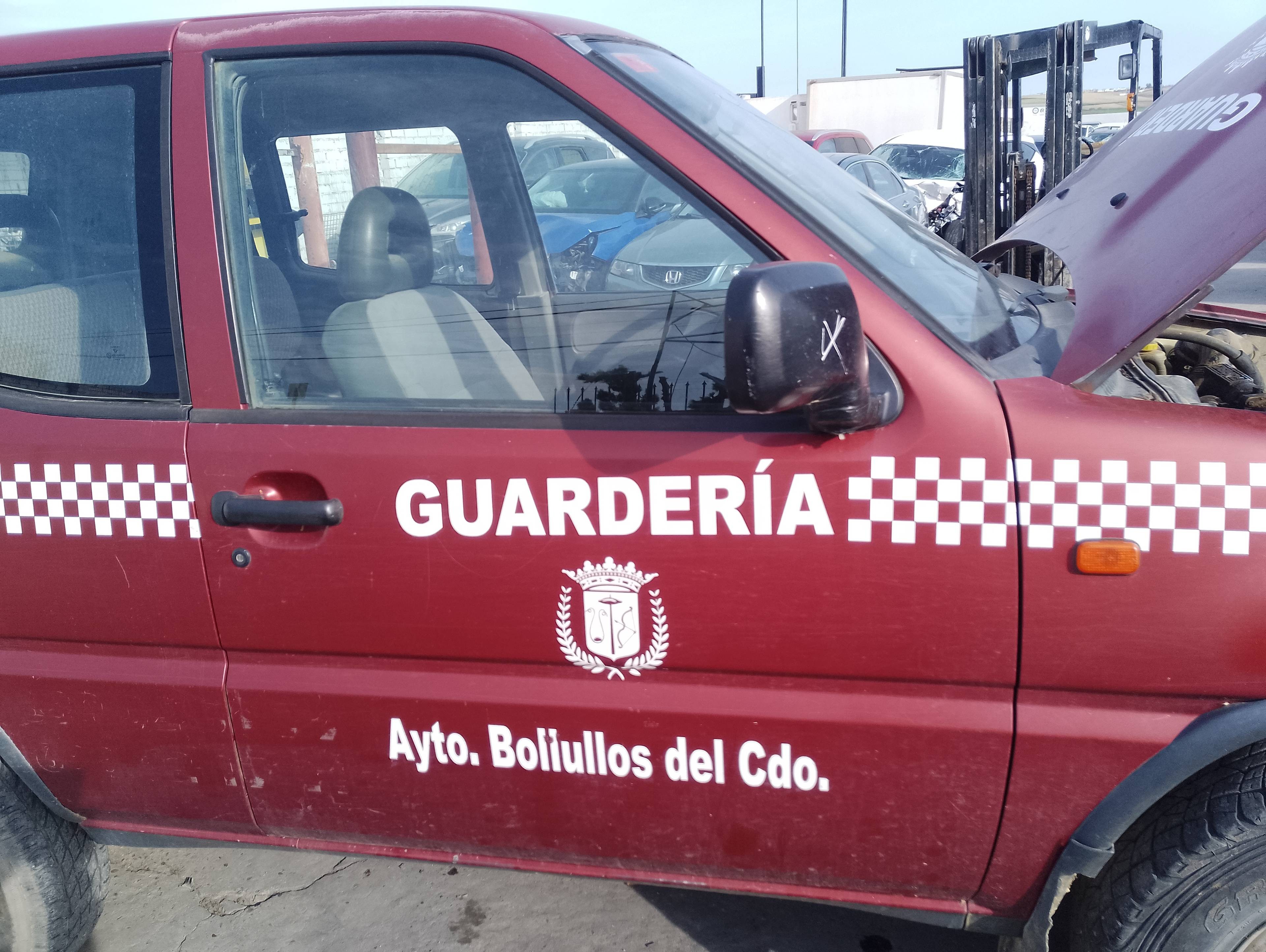 Recambio de puerta delantera derecha para nissan terrano (wd21) 2.7 td referencia OEM IAM   
