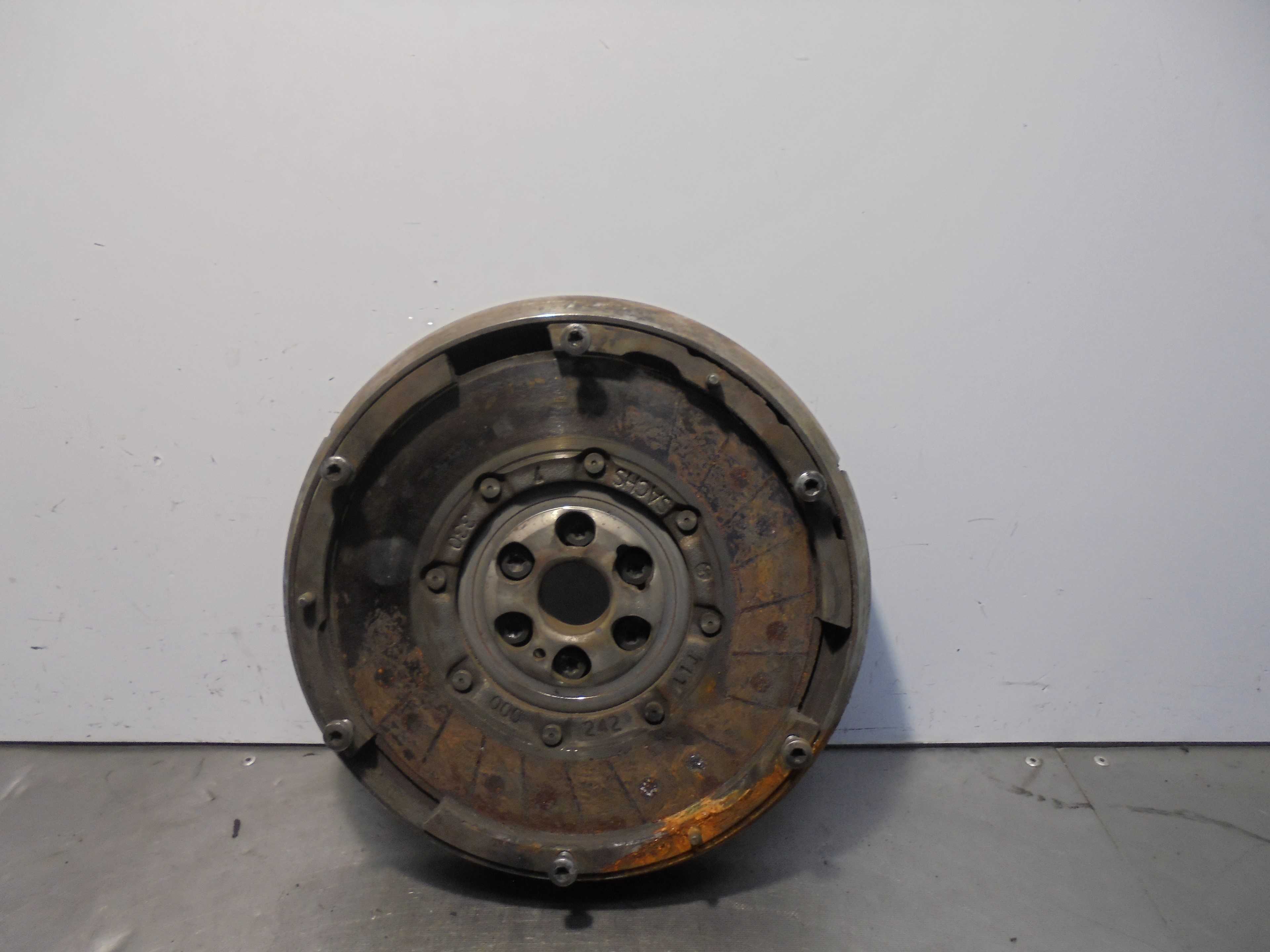 Recambio de volante motor para citroën c4 sedan collection referencia OEM IAM  SACHS 