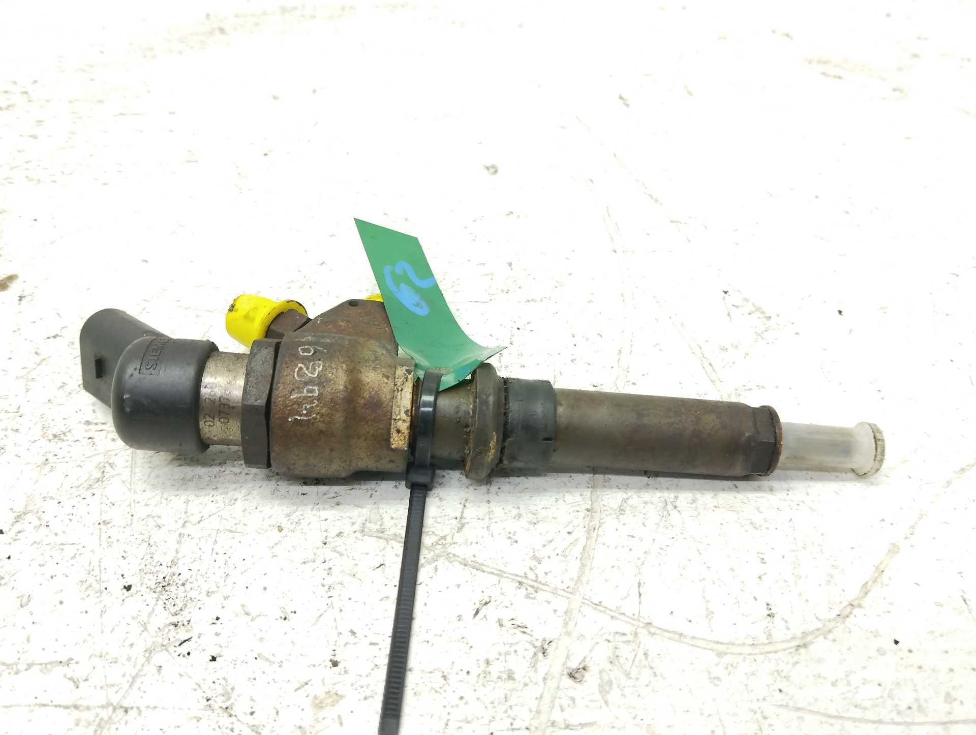 Recambio de inyector para citroën berlingo referencia OEM IAM 9636819380  