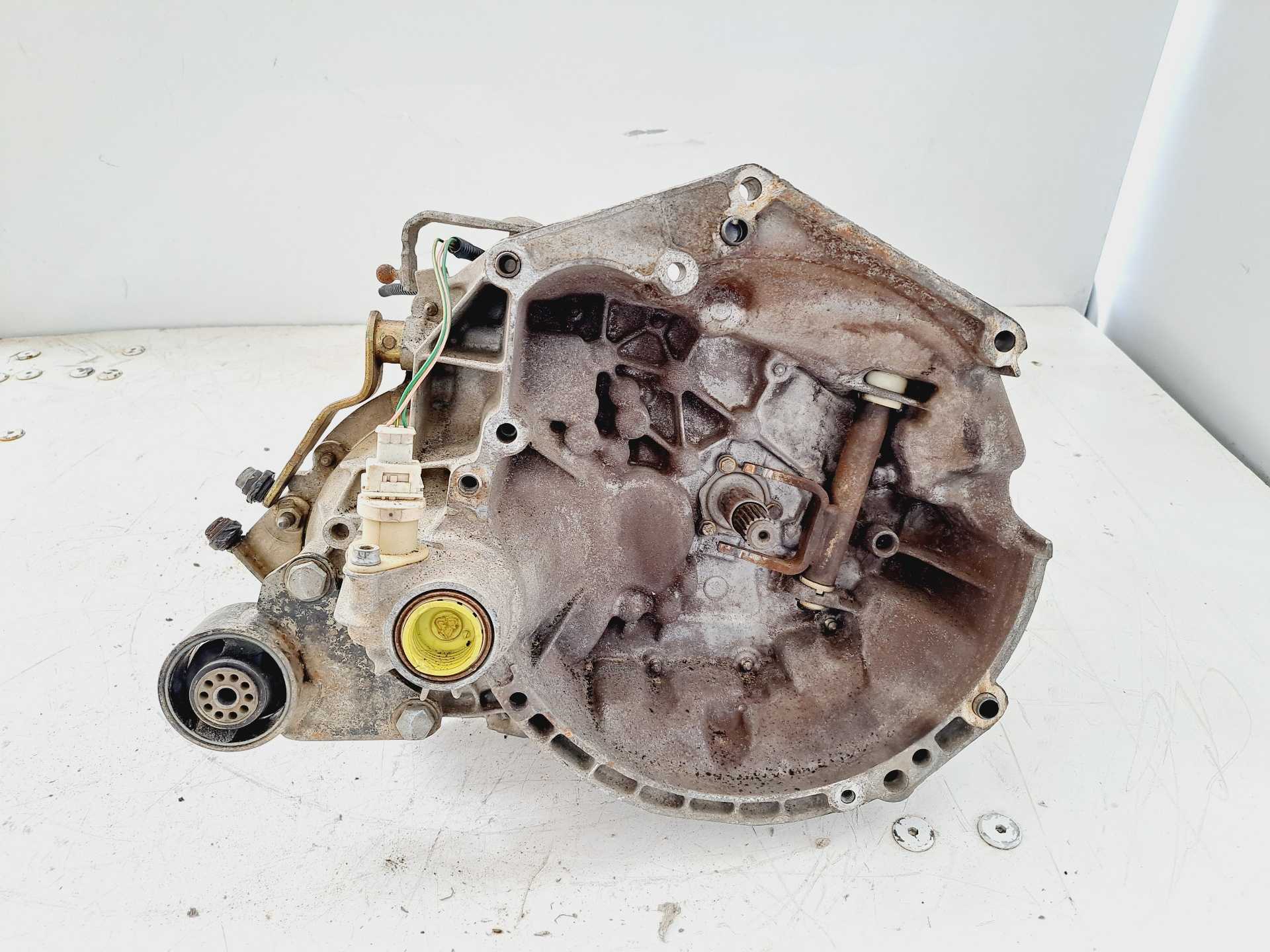 Recambio de caja cambios para citroën saxo 1.5 d sx referencia OEM IAM 20CE28 0090290 