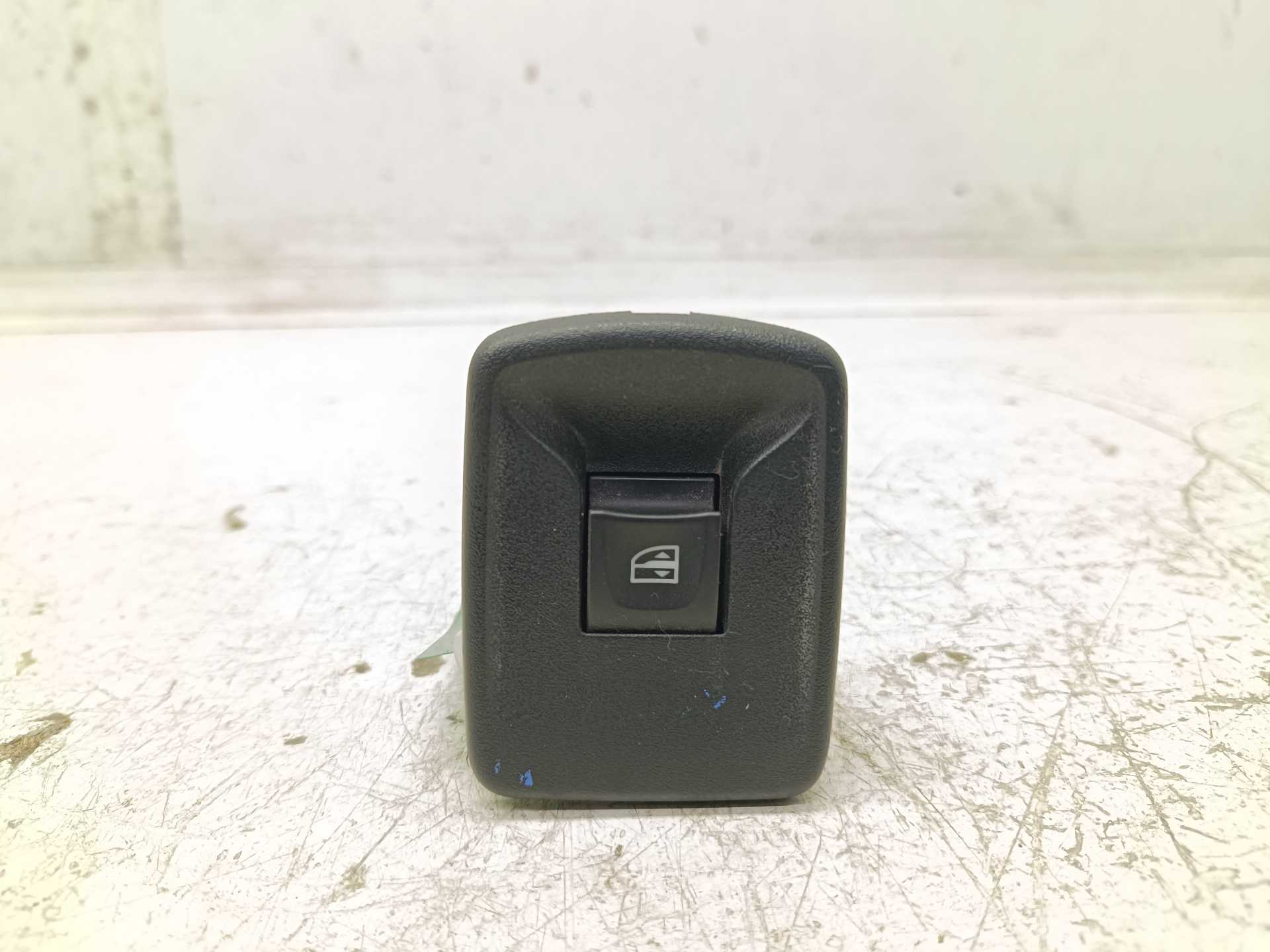 Recambio de mando elevalunas trasero izquierdo para dacia lodgy laureate referencia OEM IAM 254217475R  
