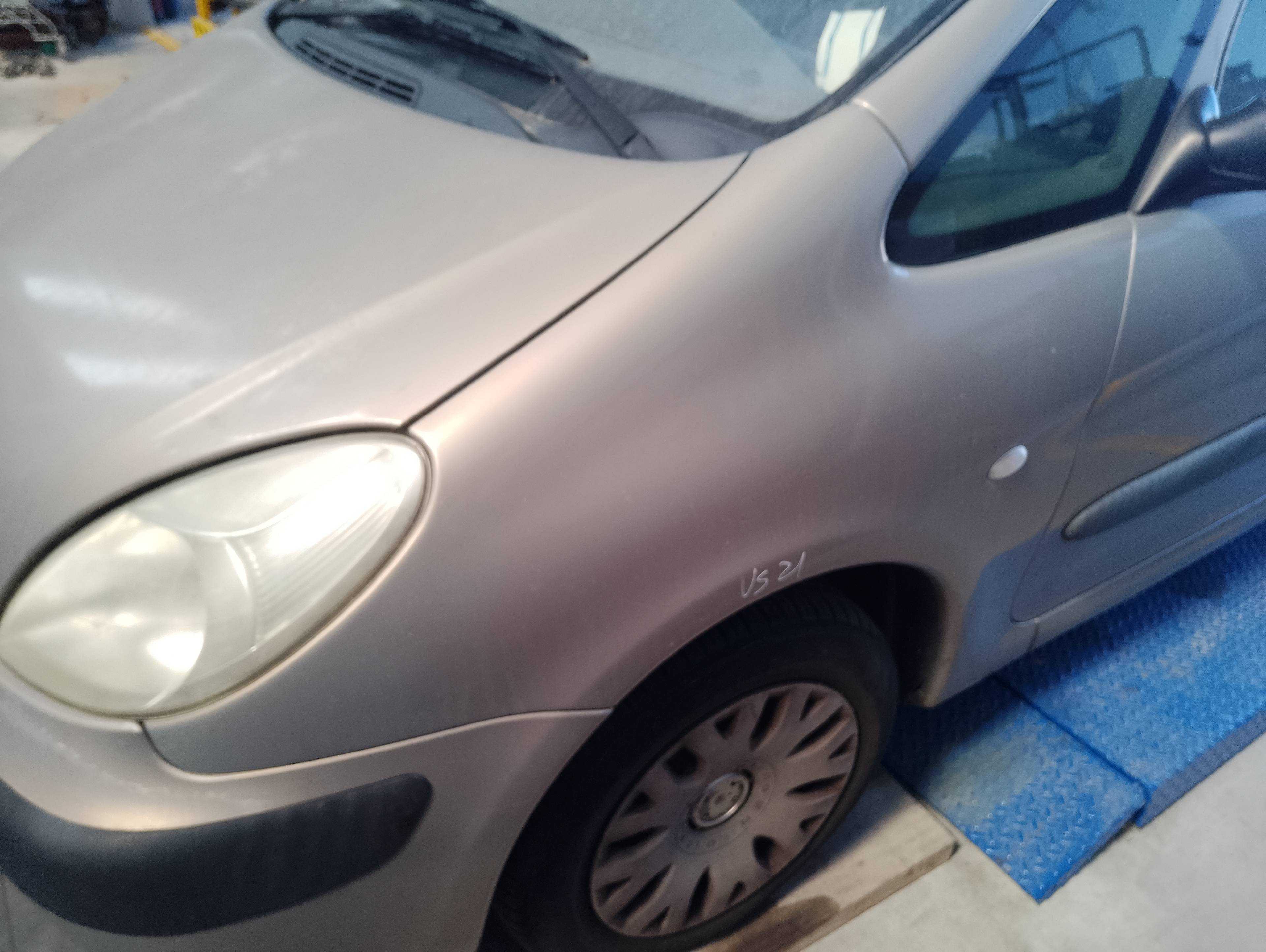 Recambio de aleta delantera izquierda para citroën xsara picasso 2.0 hdi referencia OEM IAM   
