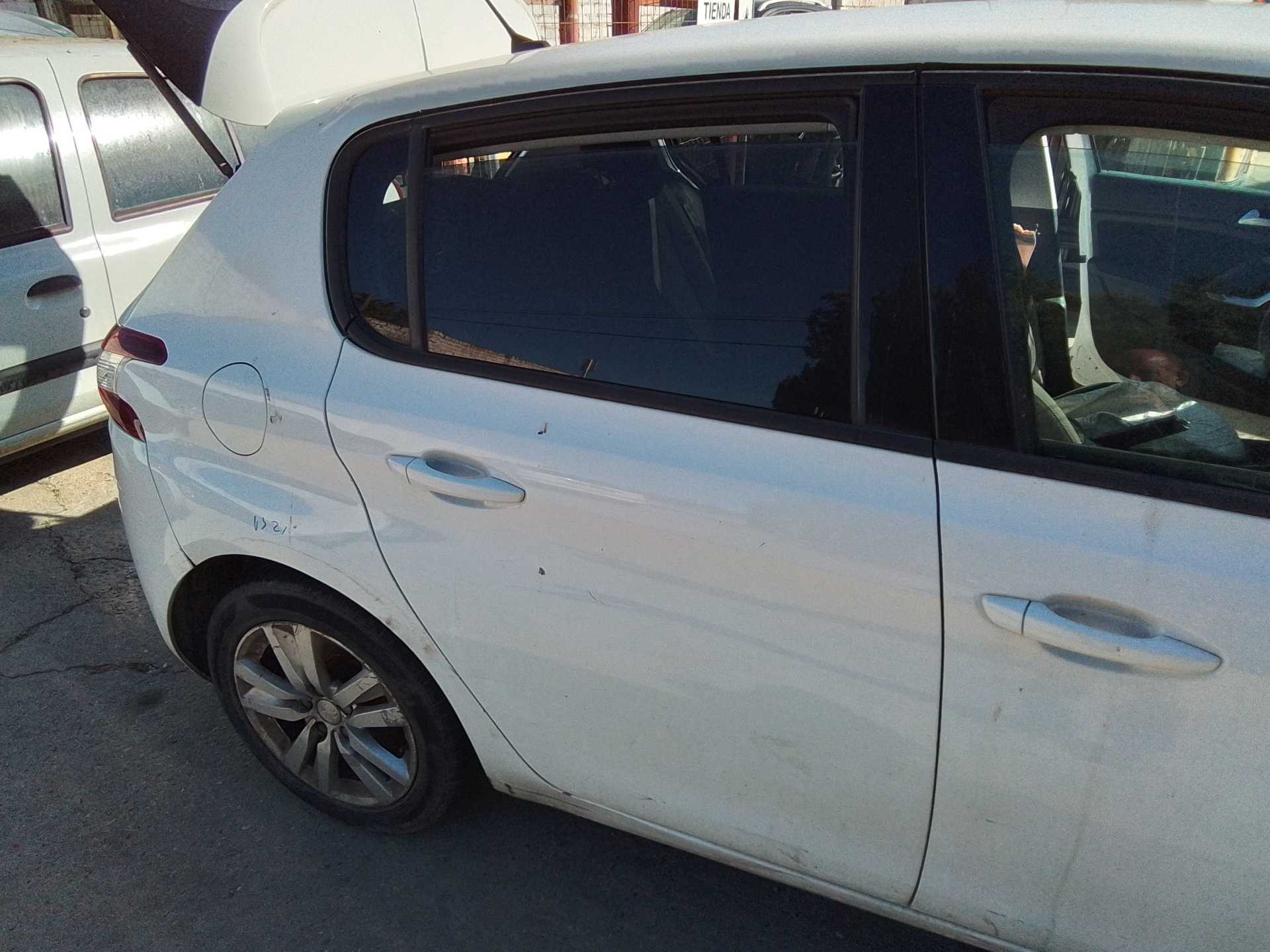 Recambio de puerta trasera derecha para peugeot 308 style referencia OEM IAM   