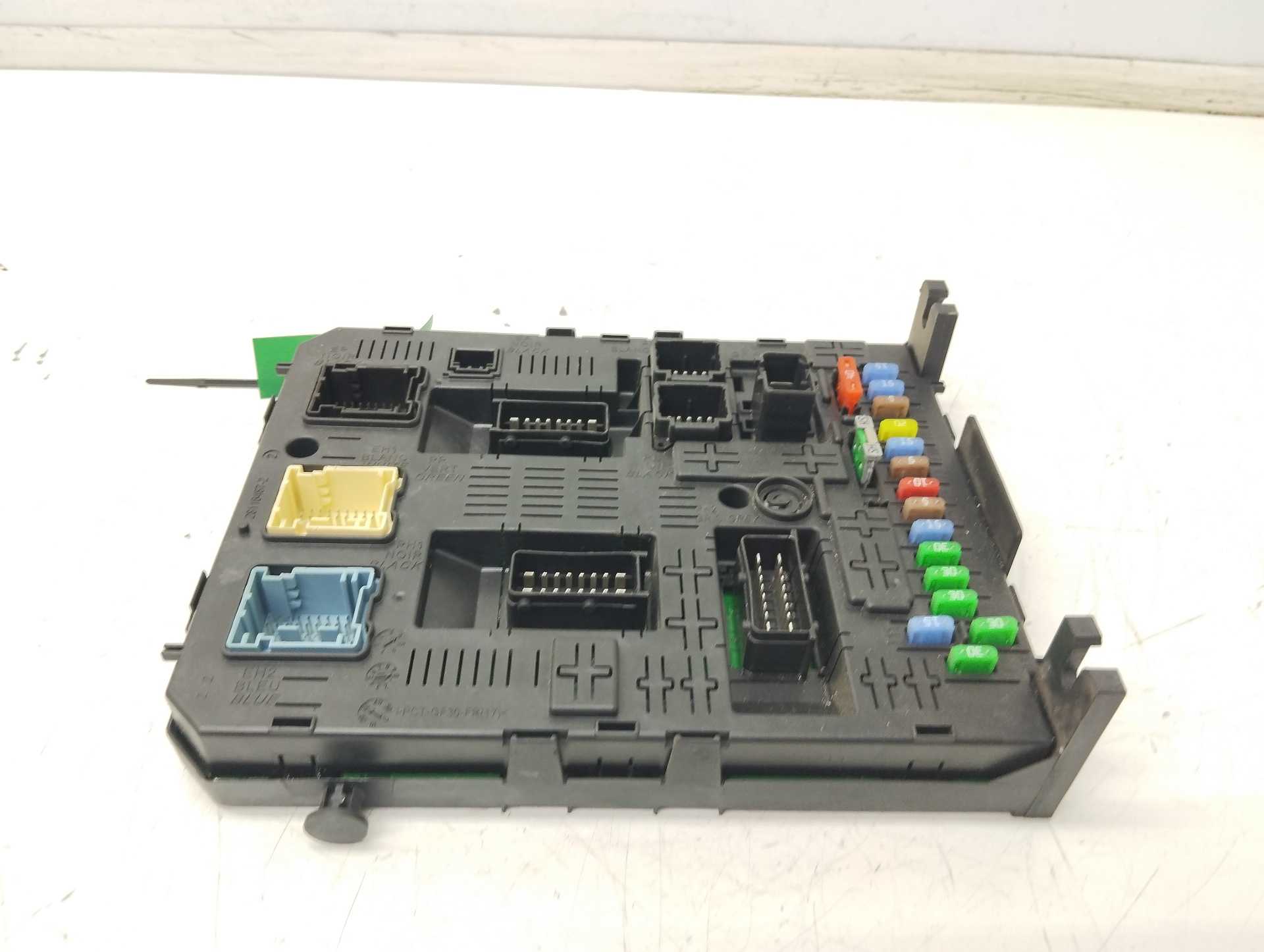 Recambio de caja reles / fusibles para peugeot 308 access referencia OEM IAM 281197595  