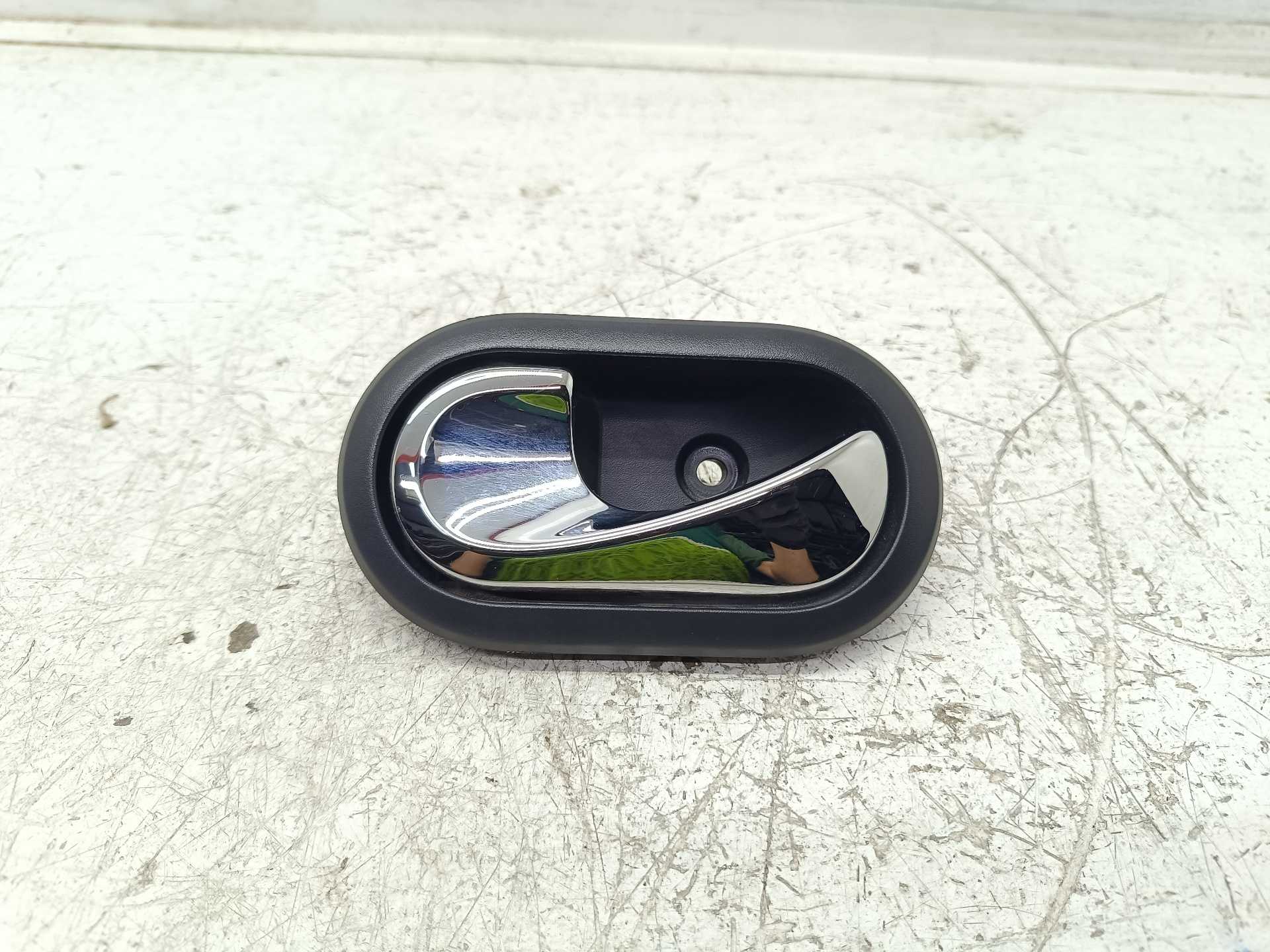 Recambio de maneta interior delantera izquierda para dacia lodgy laureate referencia OEM IAM 8200733848  