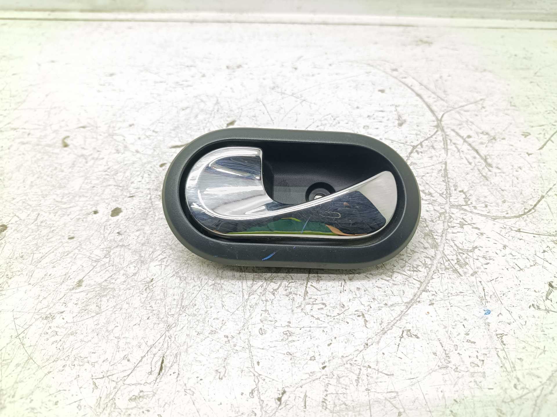 Recambio de maneta interior trasera izquierda para dacia lodgy laureate referencia OEM IAM 8200733848  