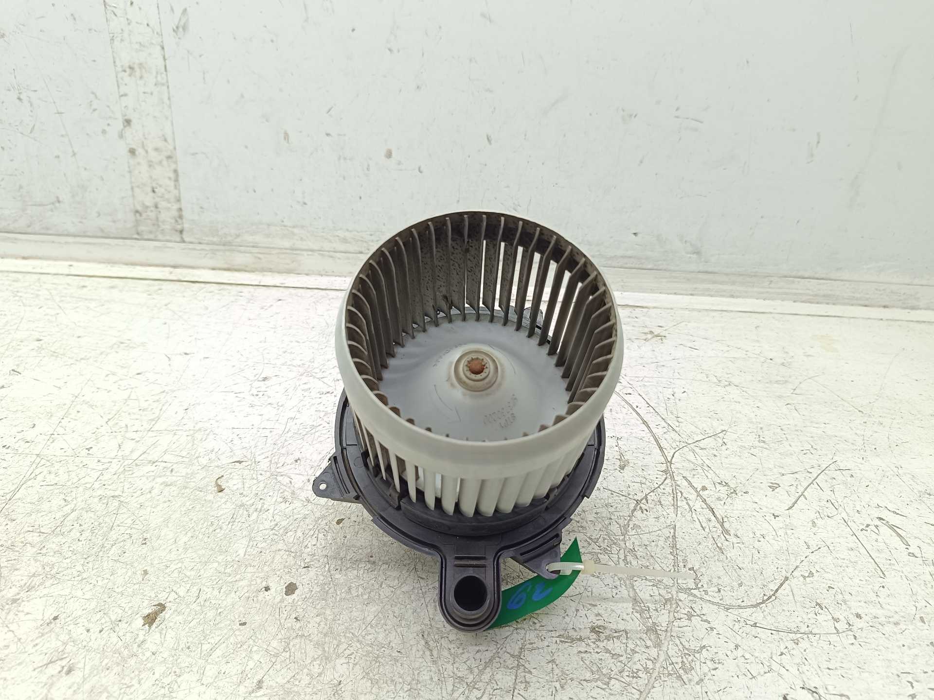 Recambio de motor calefaccion para dacia lodgy laureate referencia OEM IAM 5P3730100  