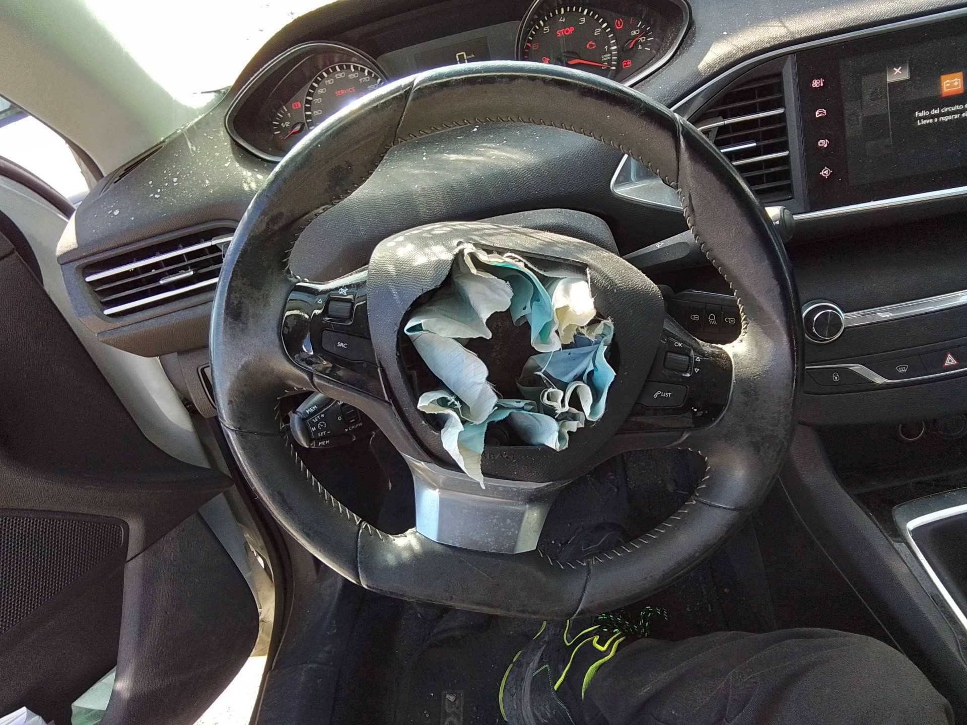 Recambio de volante para peugeot 308 style referencia OEM IAM   