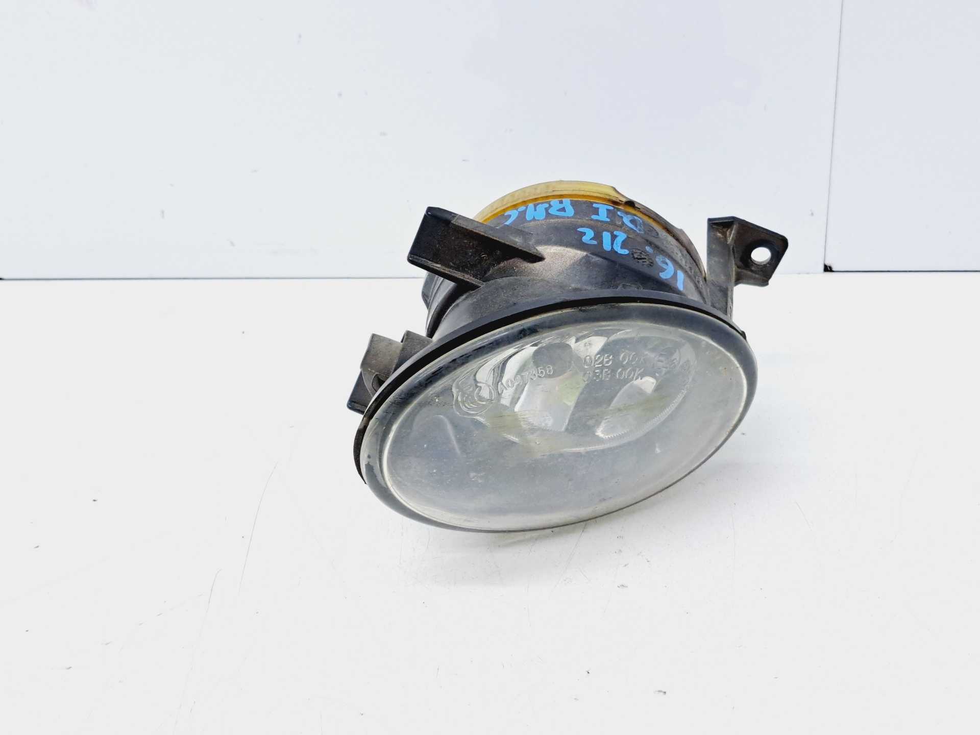 Recambio de faro antiniebla izquierdo para volkswagen touran (1t3) 1.6 tdi dpf referencia OEM IAM 5K0941699 HELLA 