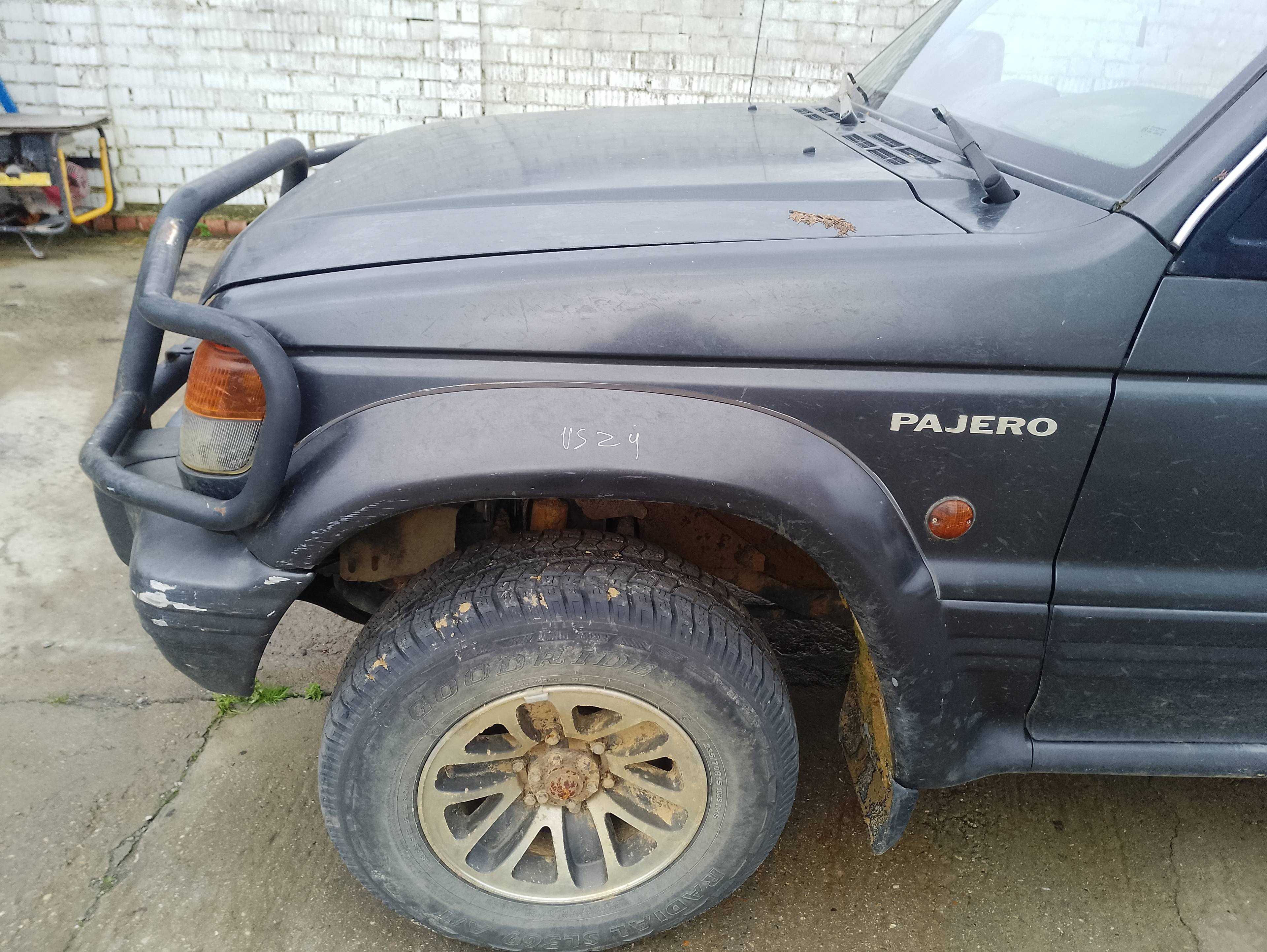 Recambio de aleta delantera izquierda para mitsubishi pajero 2.5 turbodiesel referencia OEM IAM   