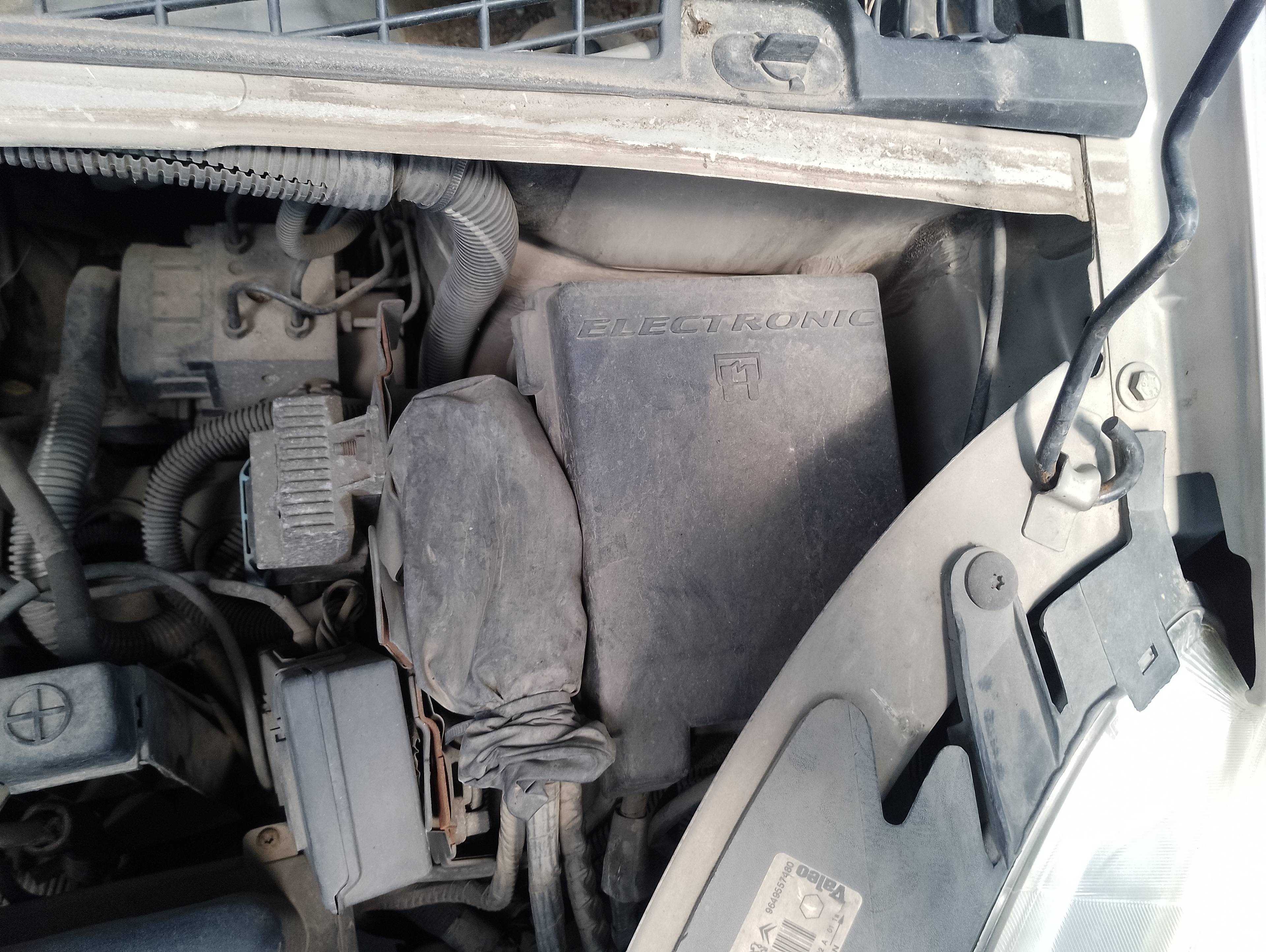 Recambio de caja reles / fusibles para citroën xsara picasso 2.0 hdi referencia OEM IAM   