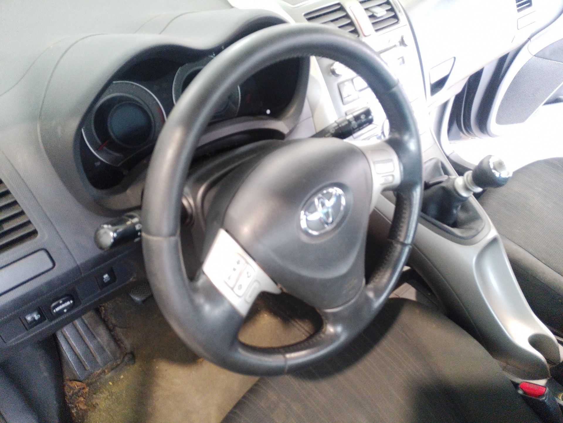 Recambio de volante para toyota auris (_e15_) 2.0 d-4d (ade150_) referencia OEM IAM   