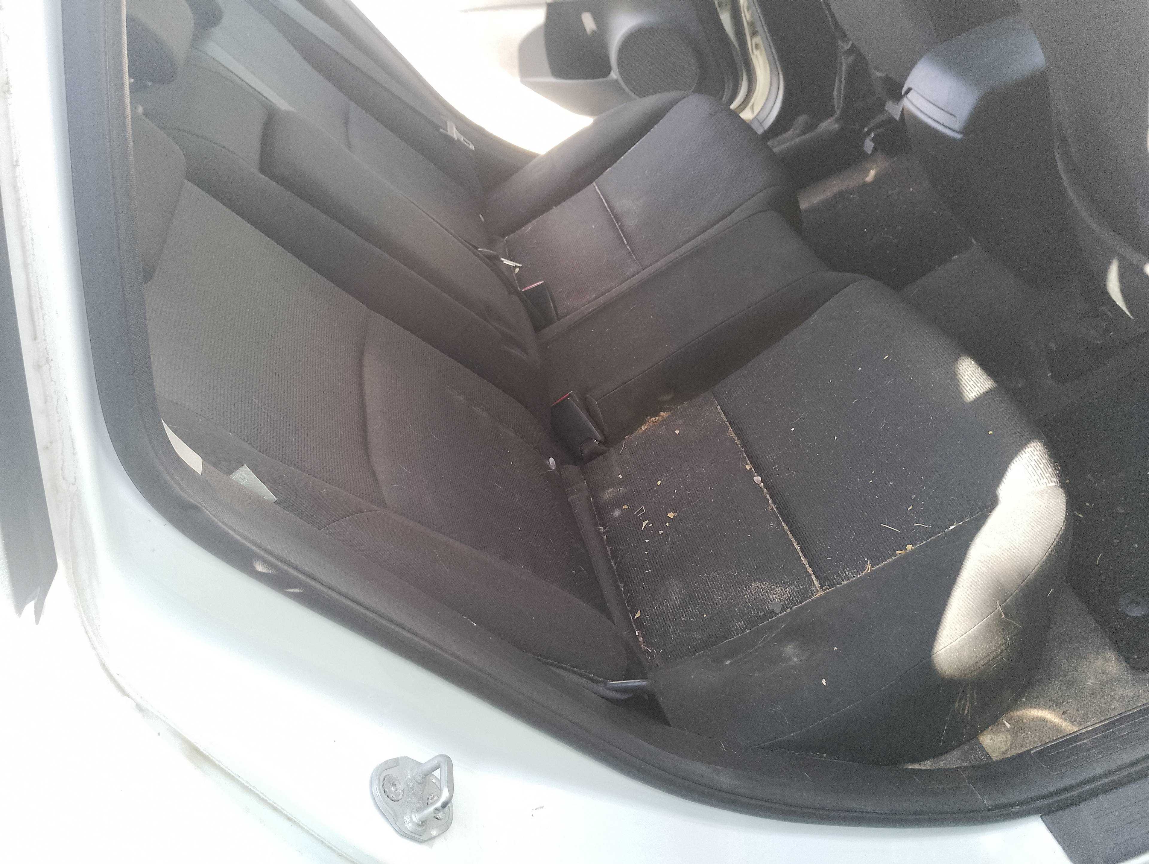 Recambio de asientos traseros para mazda 3 berlina (bk) 1.6 crdt active referencia OEM IAM   