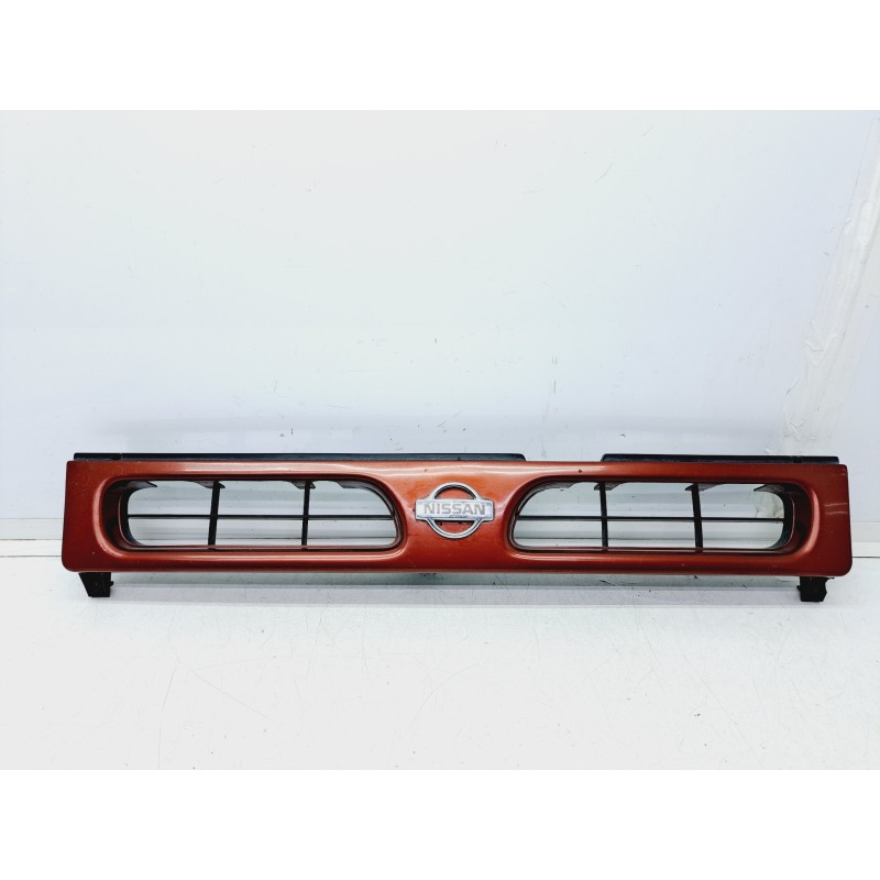Recambio de rejilla delantera para nissan terrano (wd21) 2.7 td referencia OEM IAM 623100F000B1  