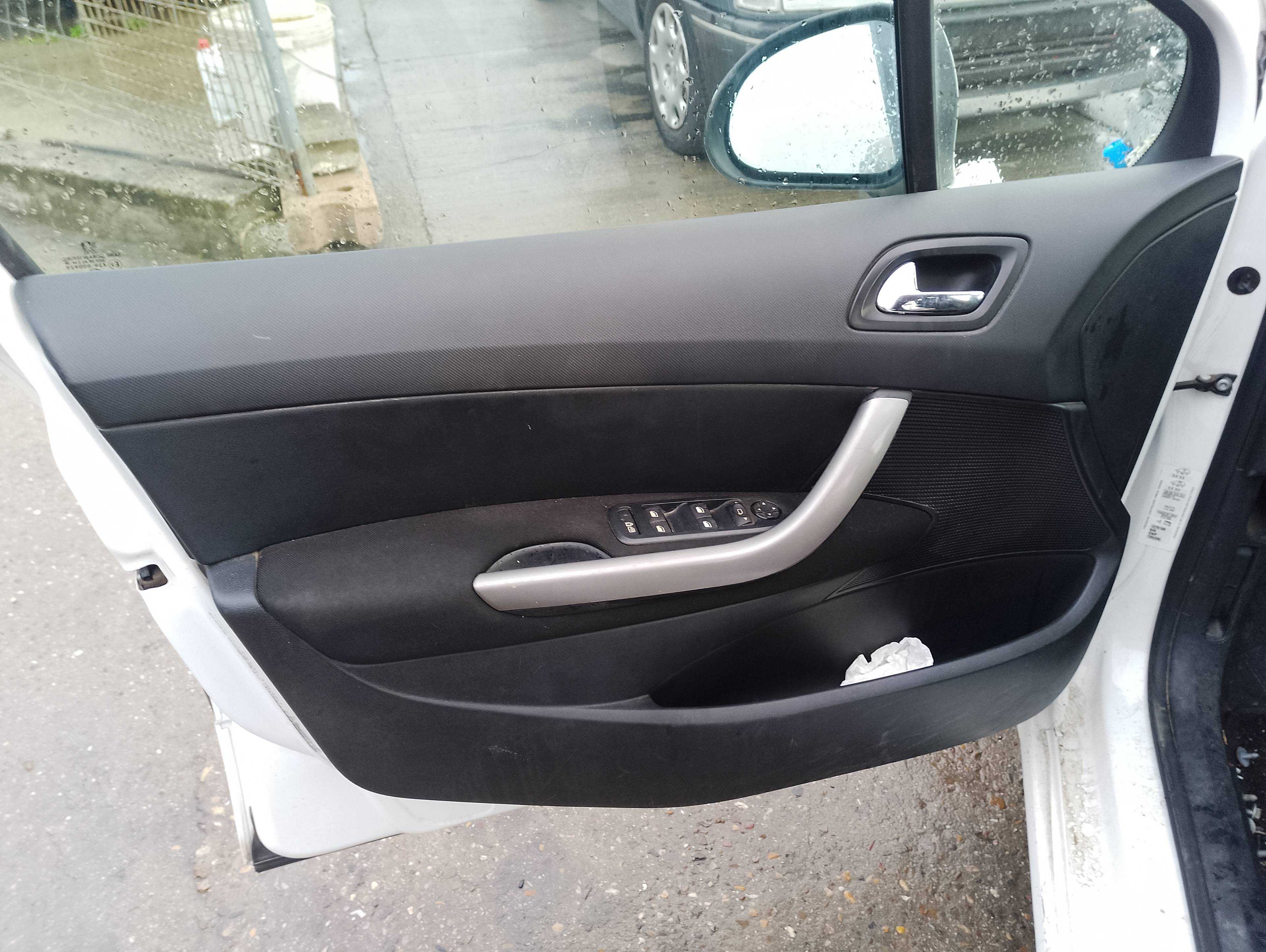 Recambio de guarnecido puerta delantera izquierda para peugeot 308 access referencia OEM IAM   