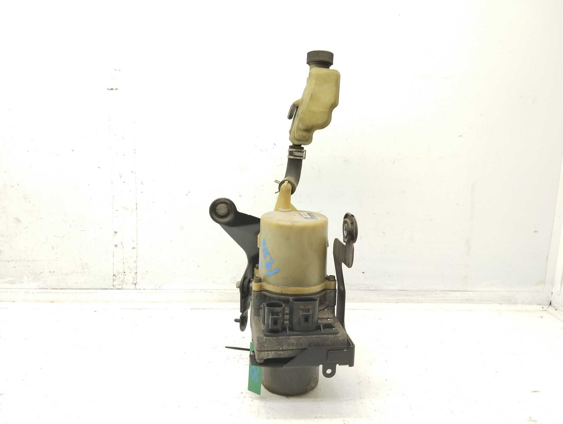 Recambio de bomba servodireccion para mazda 3 berlina (bk) 1.6 crdt active referencia OEM IAM  BFD132600B 
