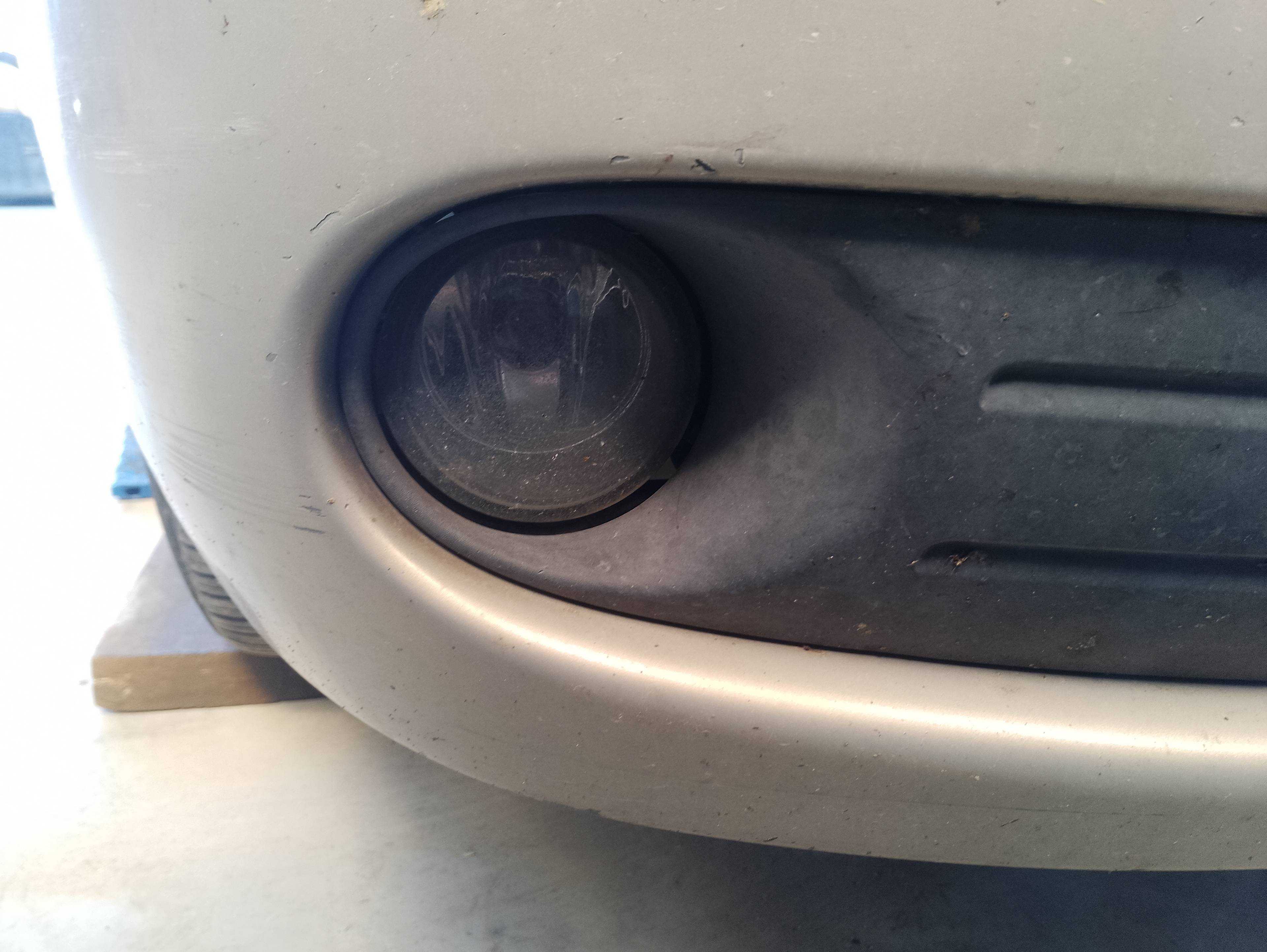 Recambio de faro antiniebla derecho para citroën xsara picasso 2.0 hdi referencia OEM IAM   