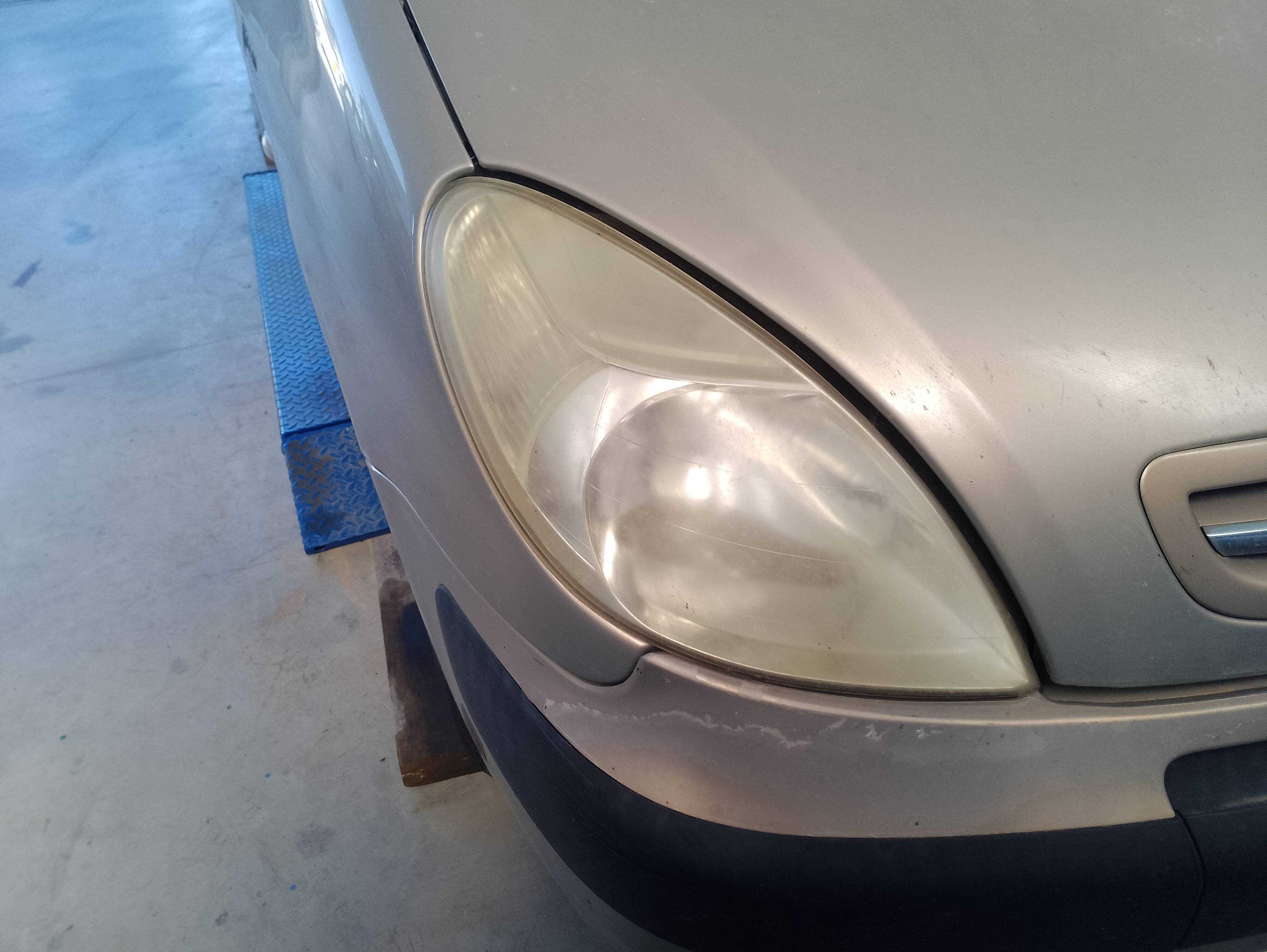 Recambio de faro derecho para citroën xsara picasso 2.0 hdi referencia OEM IAM   