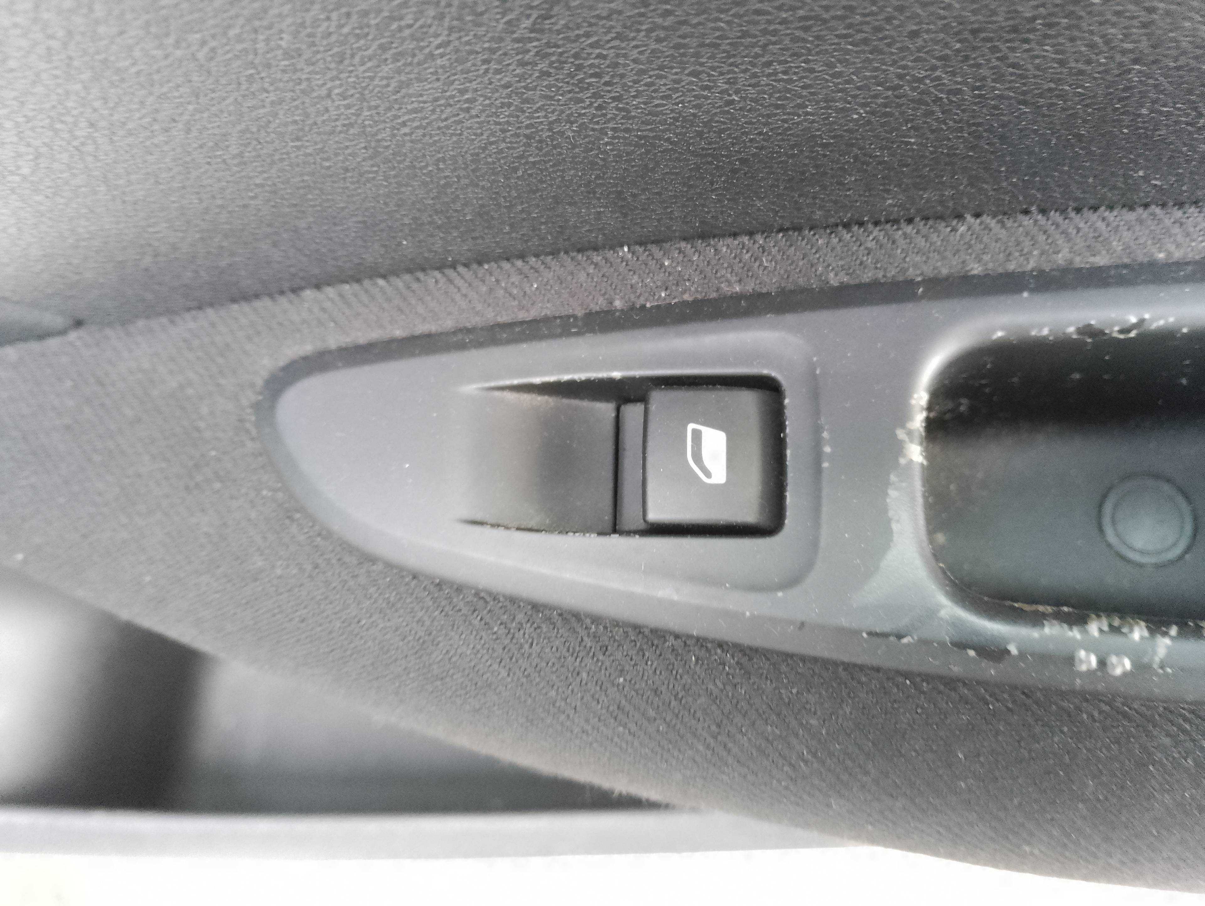 Recambio de mando elevalunas trasero derecho para peugeot 308 access referencia OEM IAM   