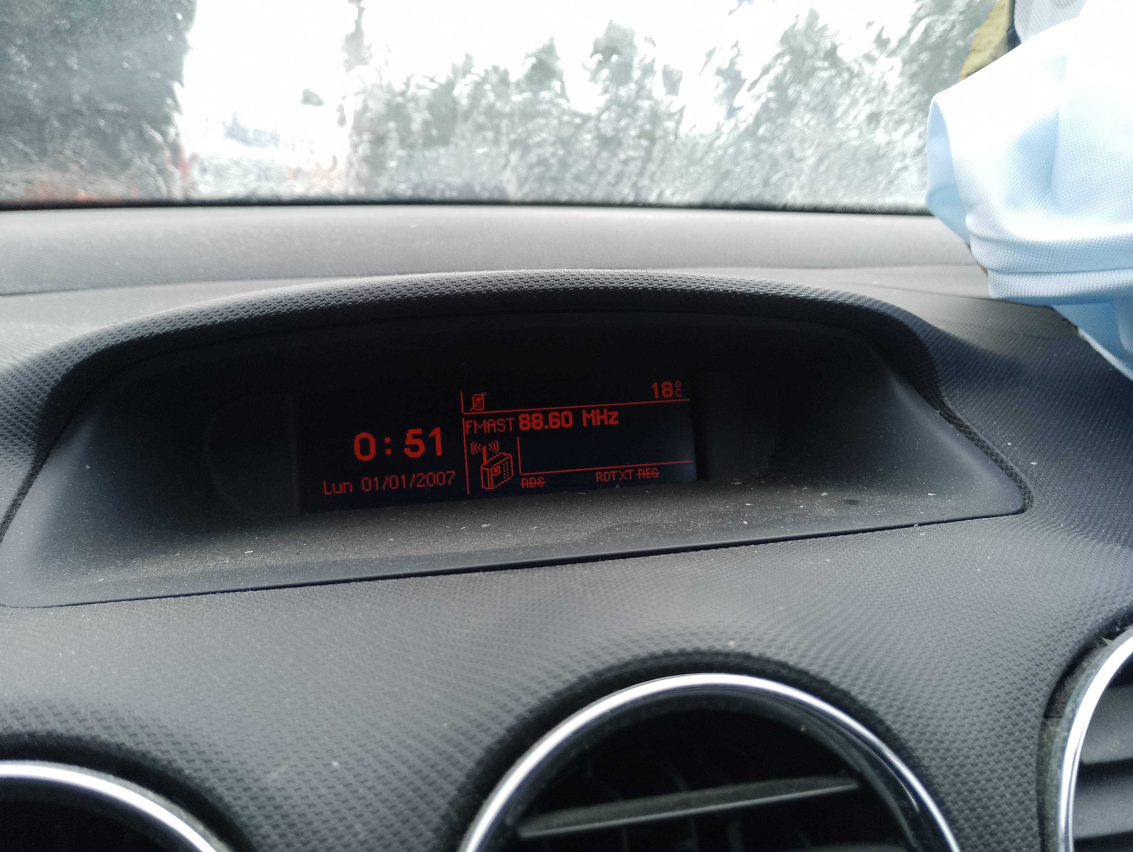Recambio de pantalla multifuncion para peugeot 308 access referencia OEM IAM   