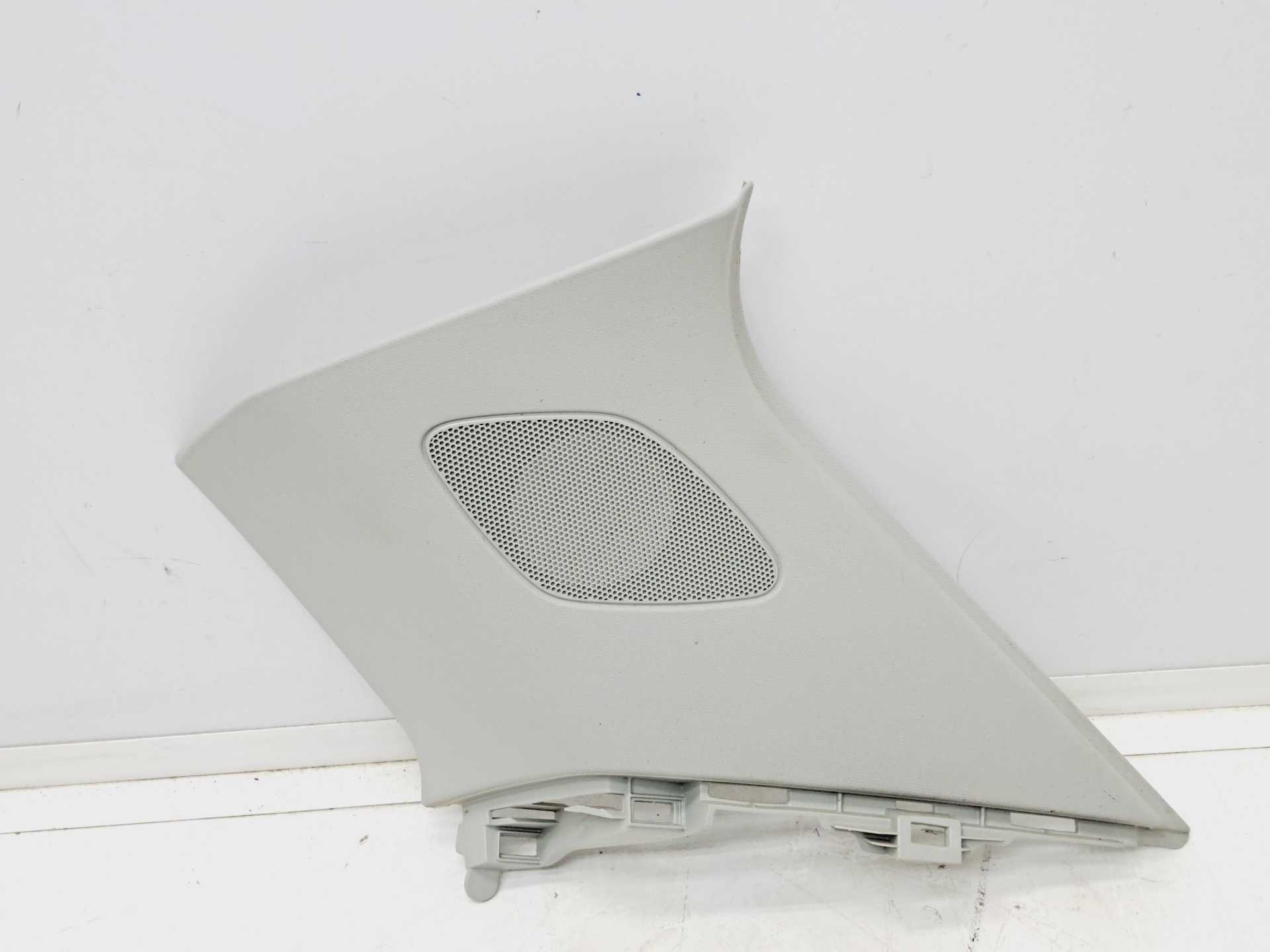 Recambio de moldura interior para audi q3 (8ug) attraction referencia OEM IAM 8U0867246  