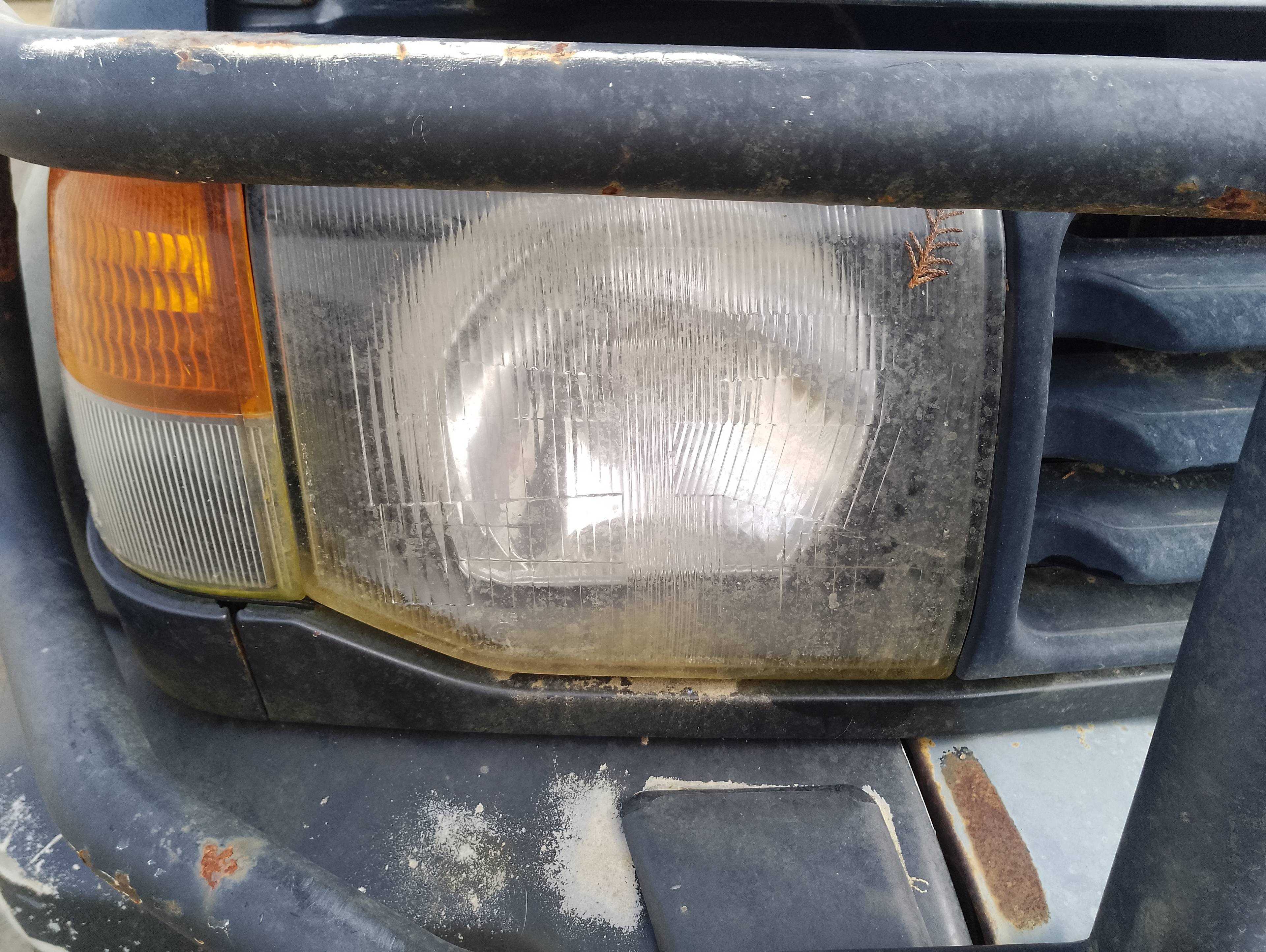 Recambio de faro derecho para mitsubishi pajero 2.5 turbodiesel referencia OEM IAM   
