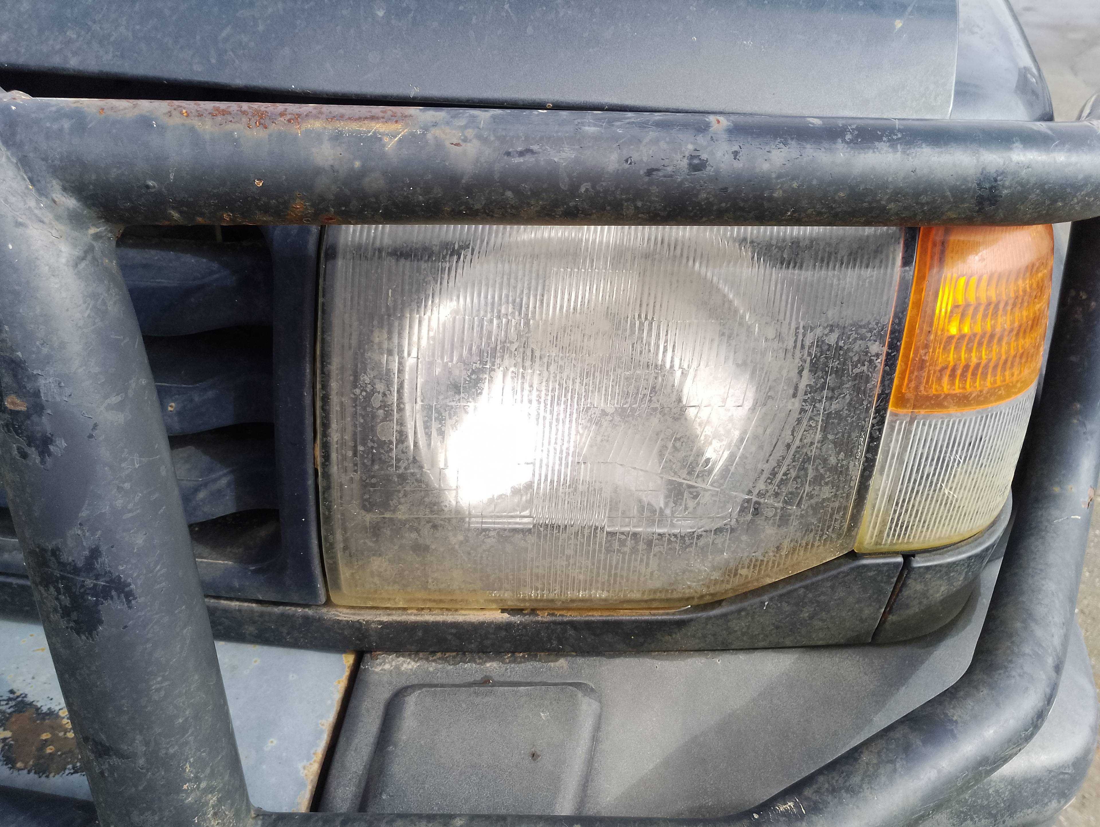 Recambio de faro izquierdo para mitsubishi pajero 2.5 turbodiesel referencia OEM IAM   