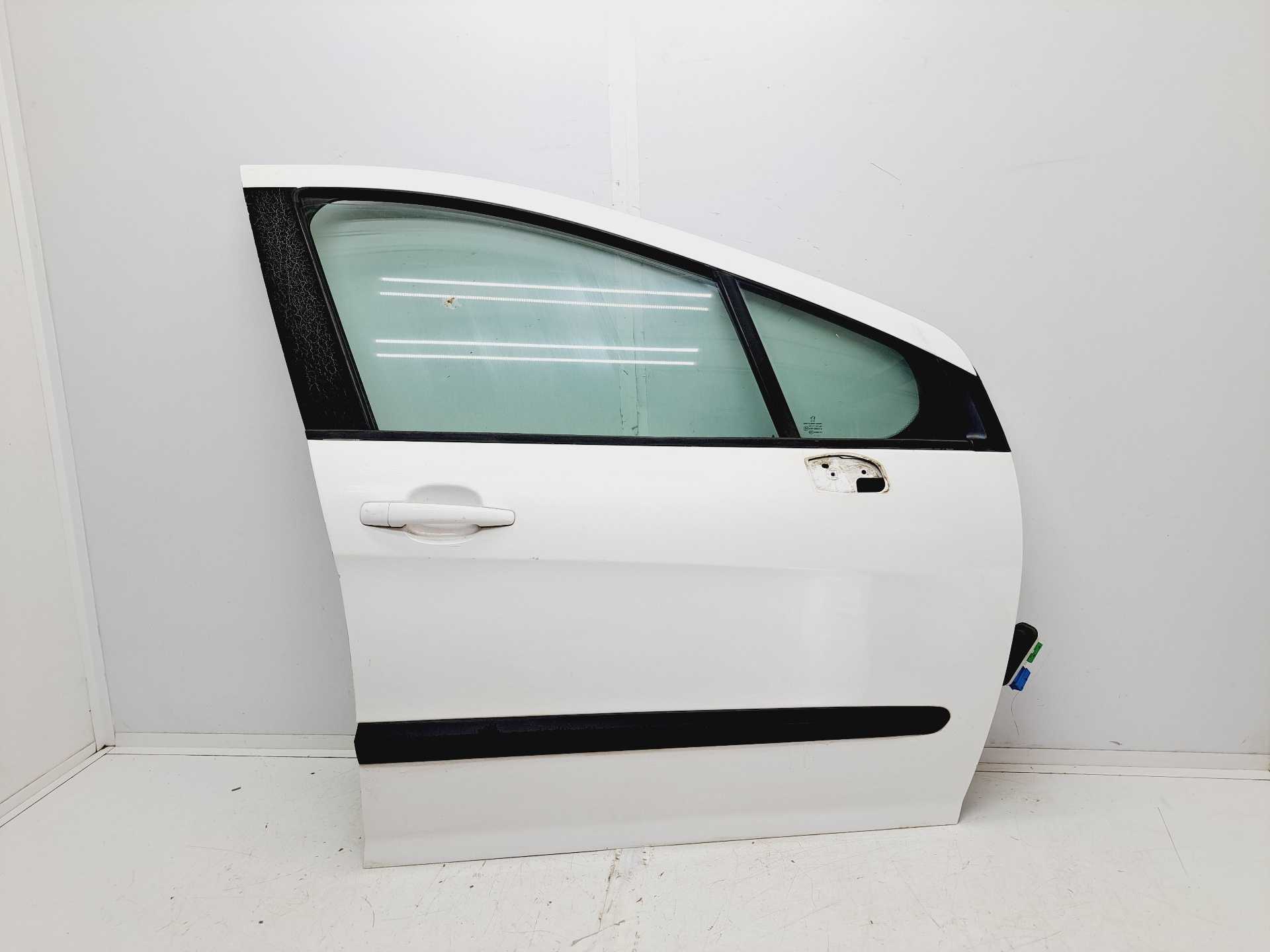 Recambio de puerta delantera derecha para peugeot 308 access referencia OEM IAM  9004CC 