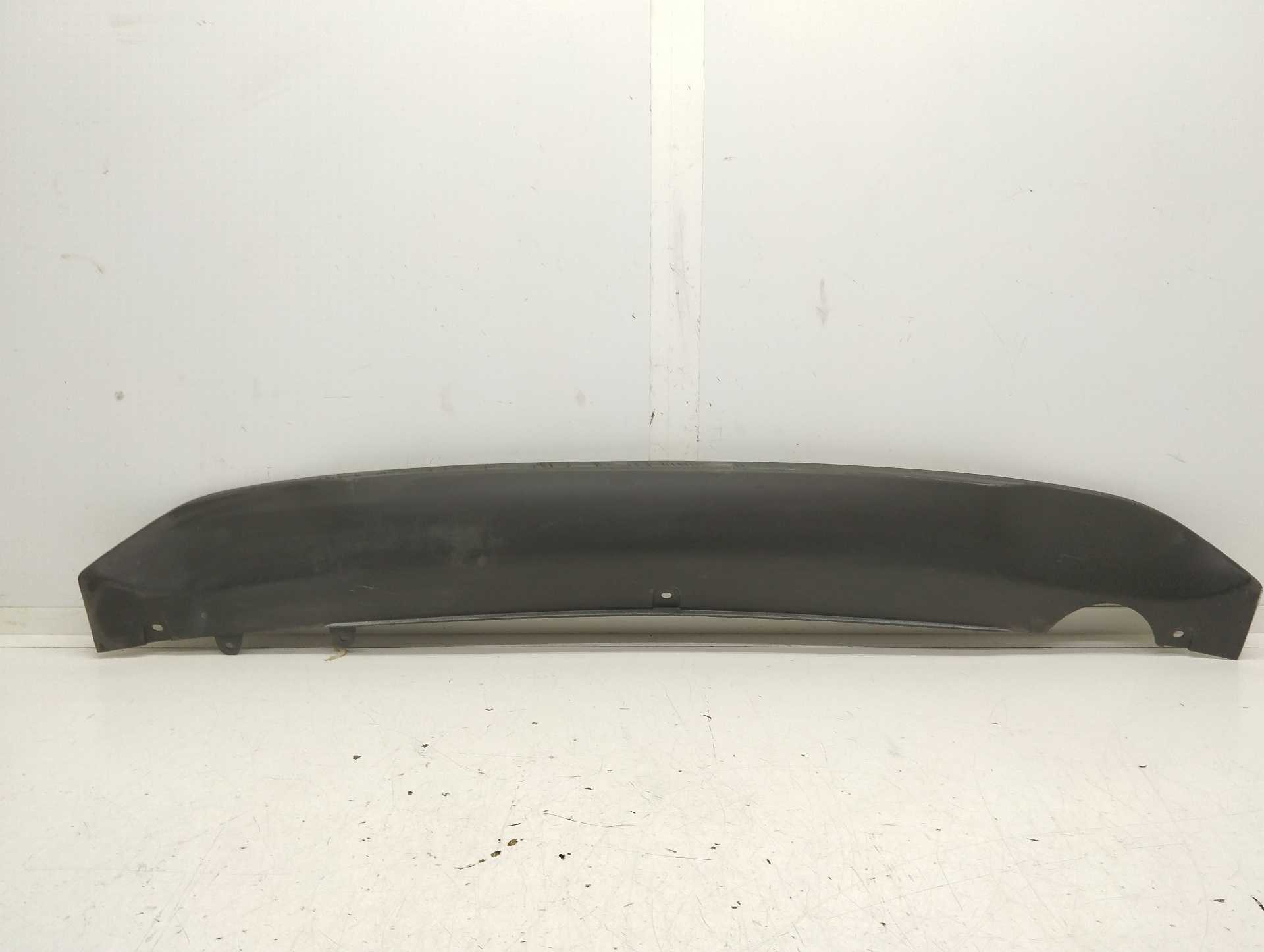 Recambio de molduras traseras para hyundai i20 1.2 16v cat referencia OEM IAM 86695-G8000  
