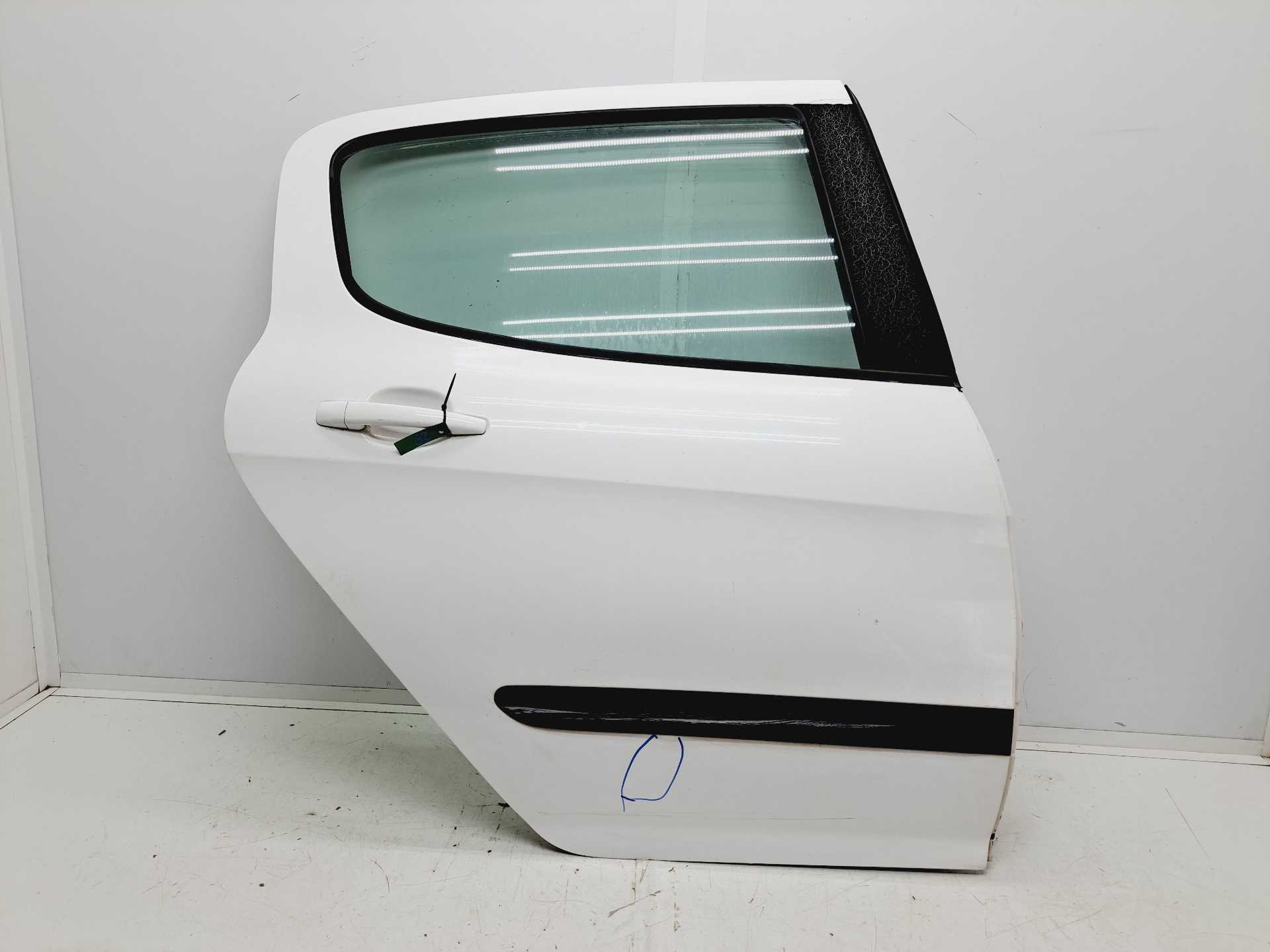 Recambio de puerta trasera derecha para peugeot 308 access referencia OEM IAM  9008S1 