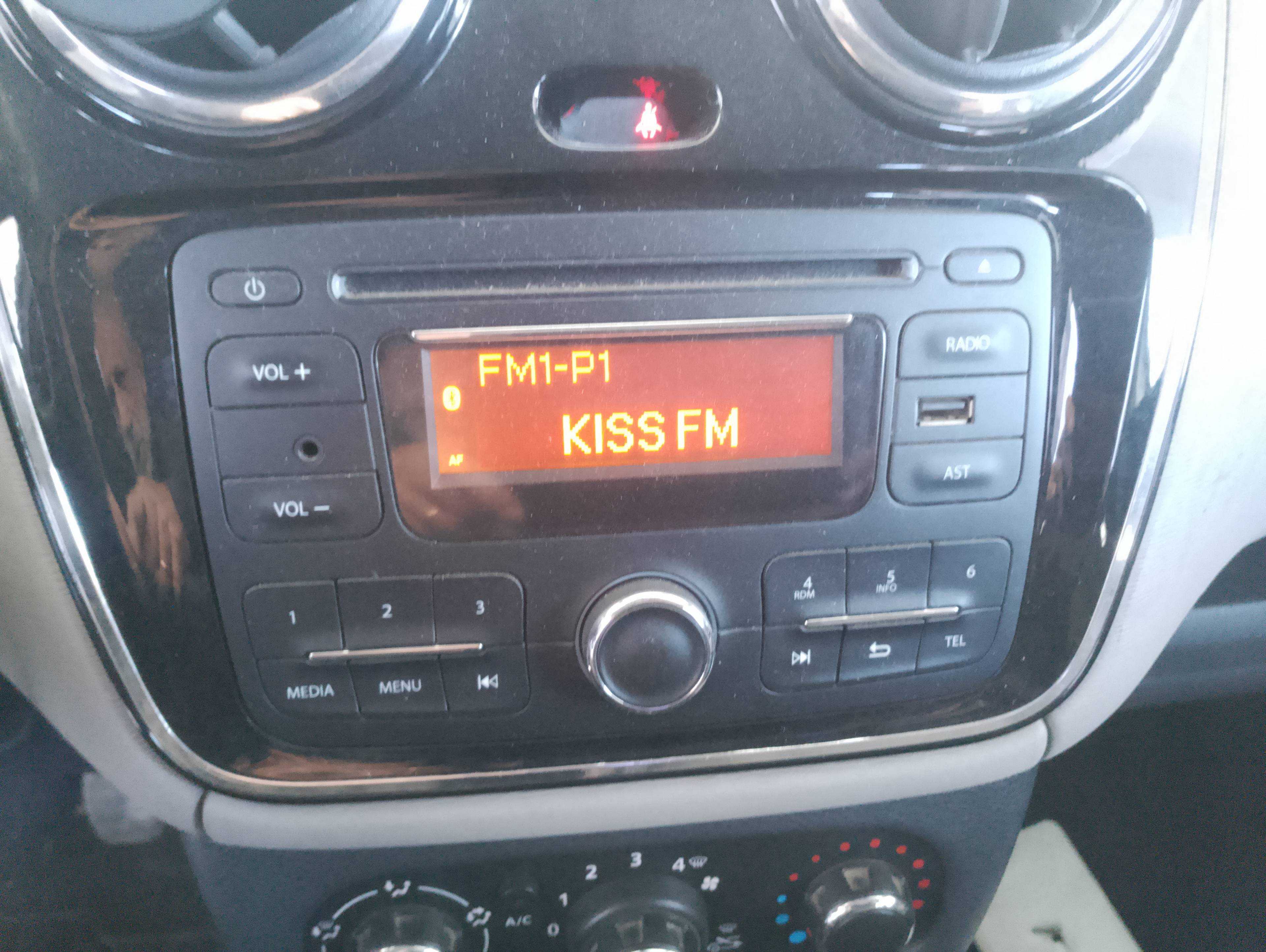Recambio de sistema audio / radio cd para dacia lodgy laureate referencia OEM IAM 281157265R  