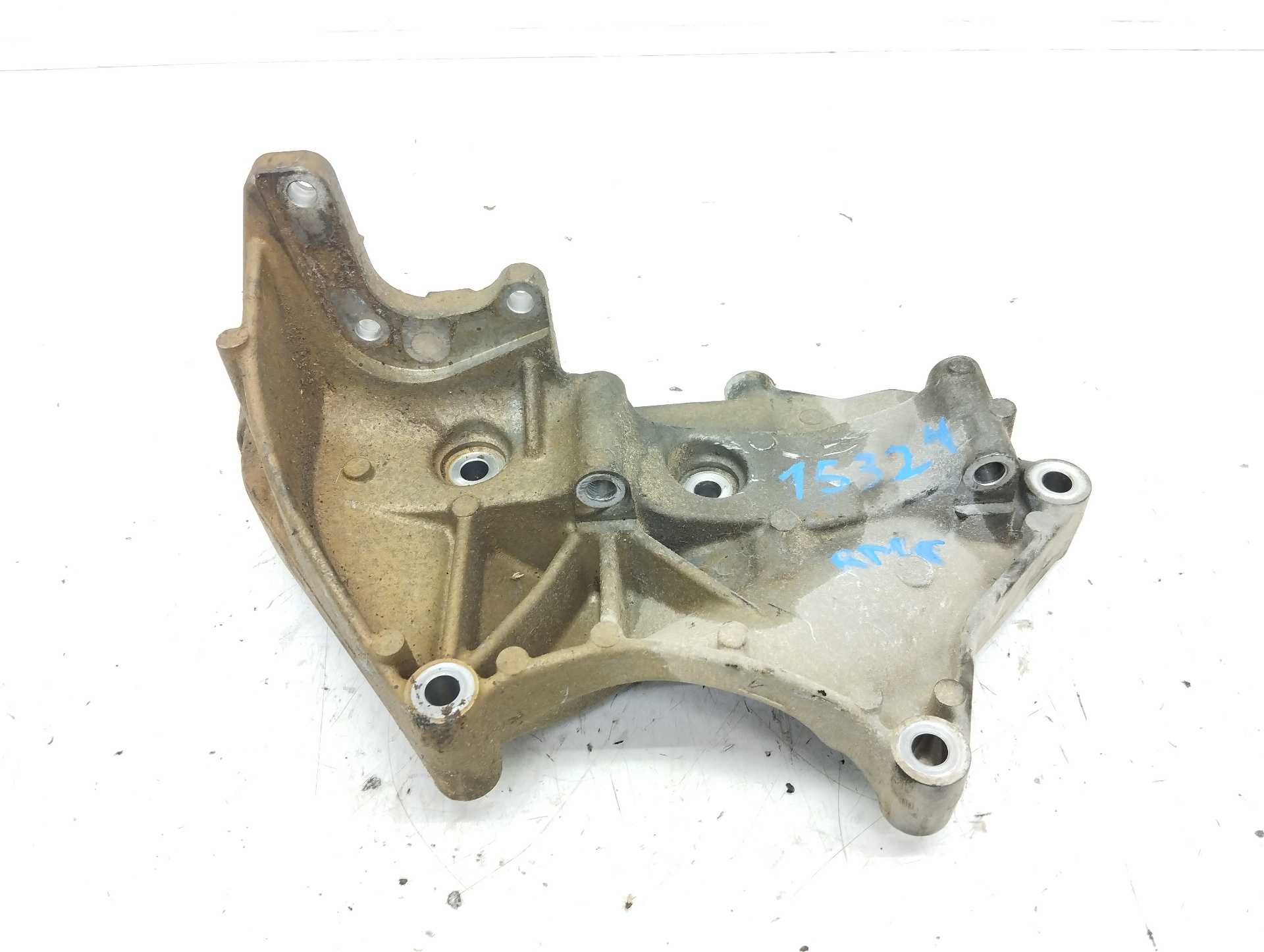 Recambio de soporte alternador para suzuki grand vitara jb (jt) 1.9 ddis turbodiesel referencia OEM IAM   