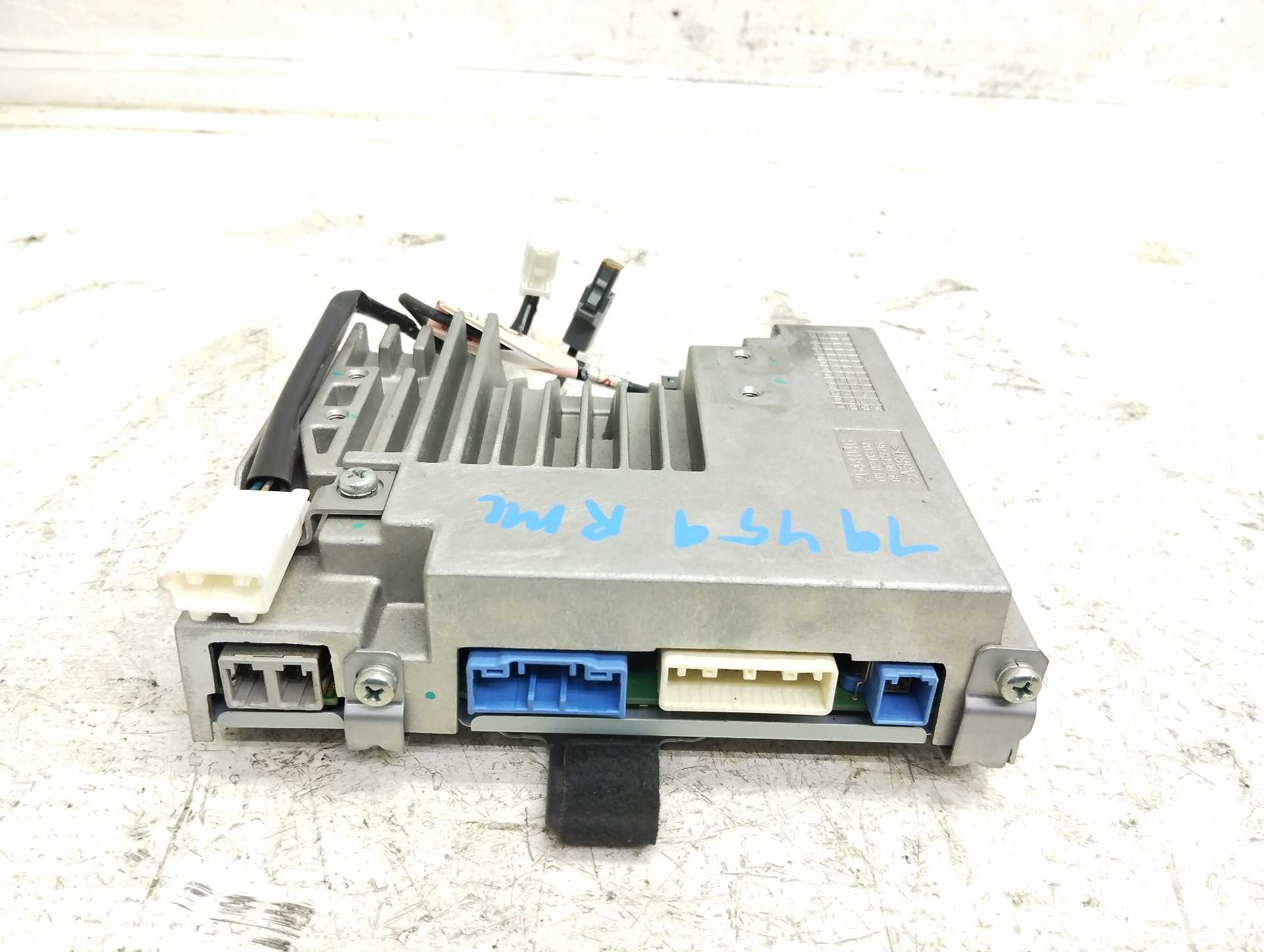 Recambio de amplificador de antena para mazda cx-3 center-line referencia OEM IAM GMD7669C0C  