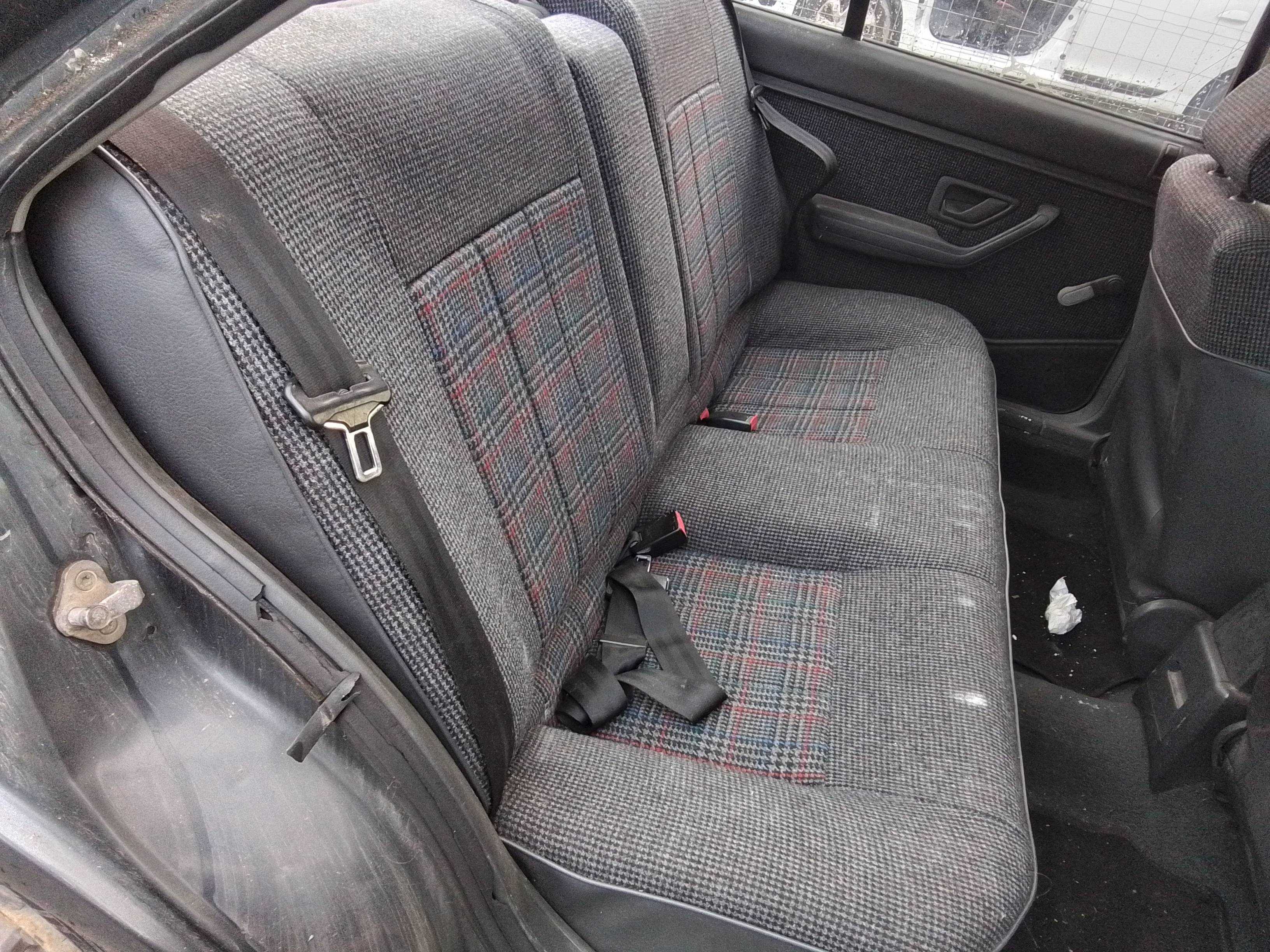 Recambio de asientos traseros para peugeot 405 berlina srd-turbo exclusive referencia OEM IAM   